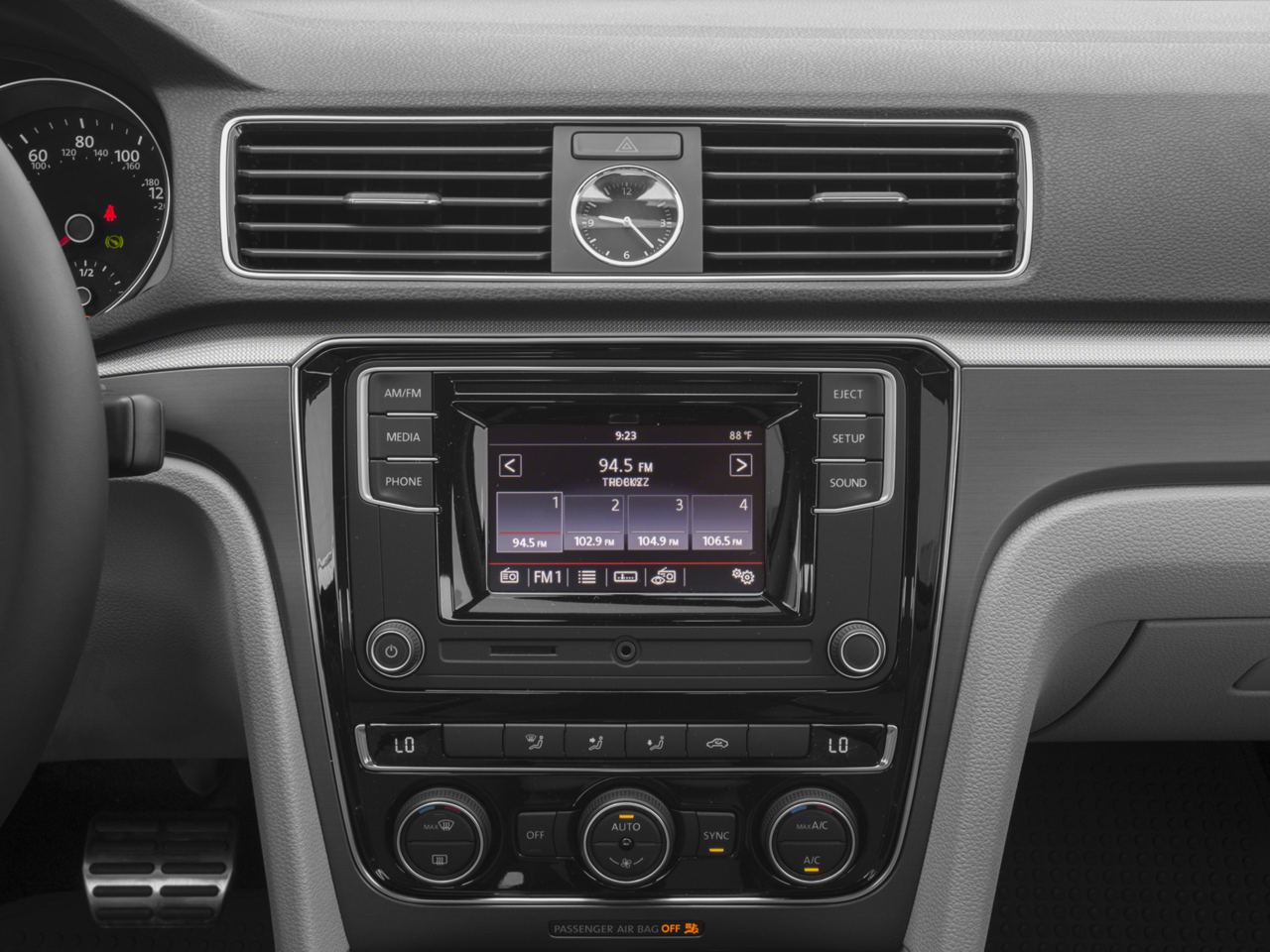 2018 Volkswagen Passat R-Line