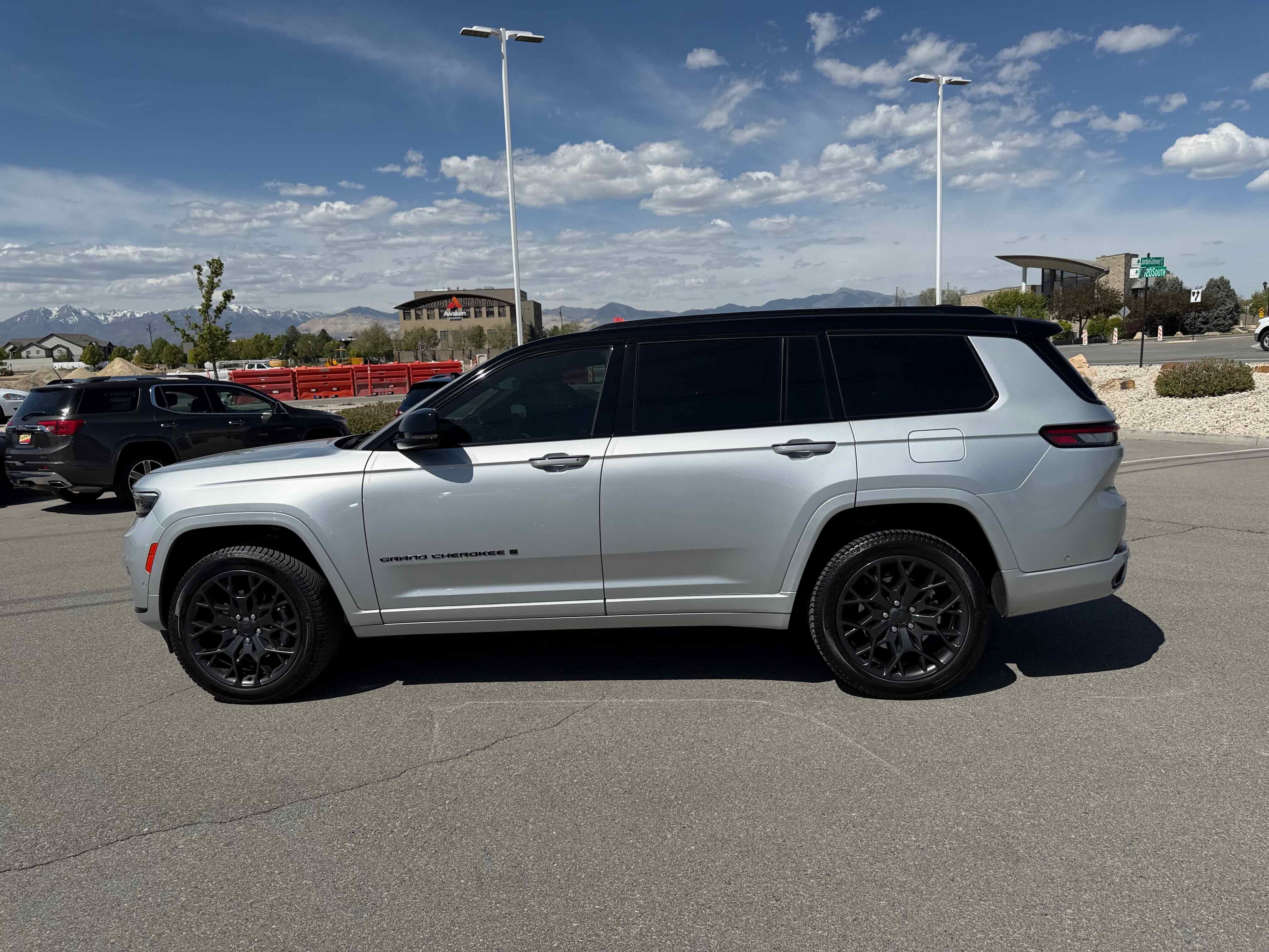 2023 Jeep Grand Cherokee L Summit Reserve