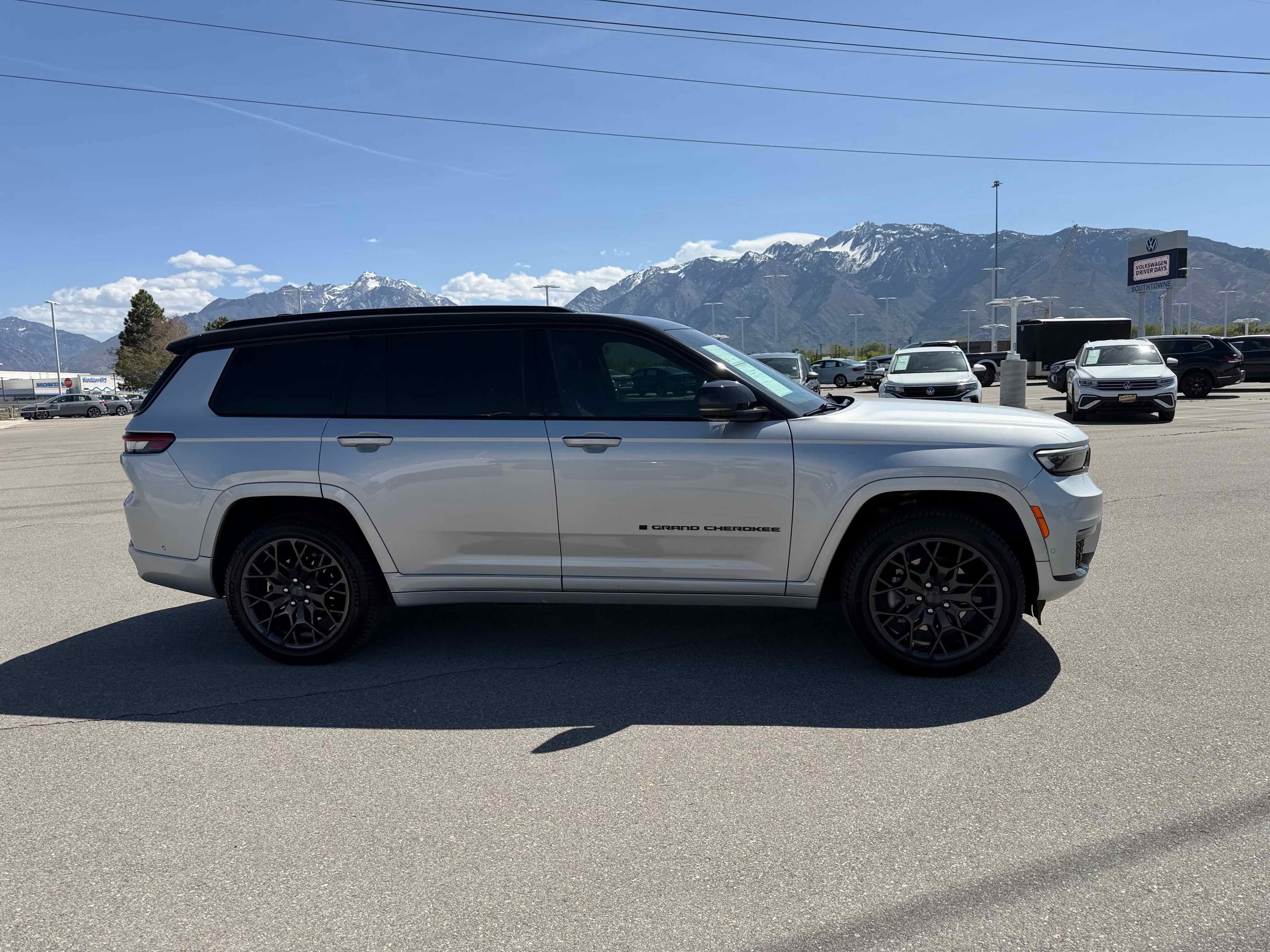 2023 Jeep Grand Cherokee L Summit Reserve