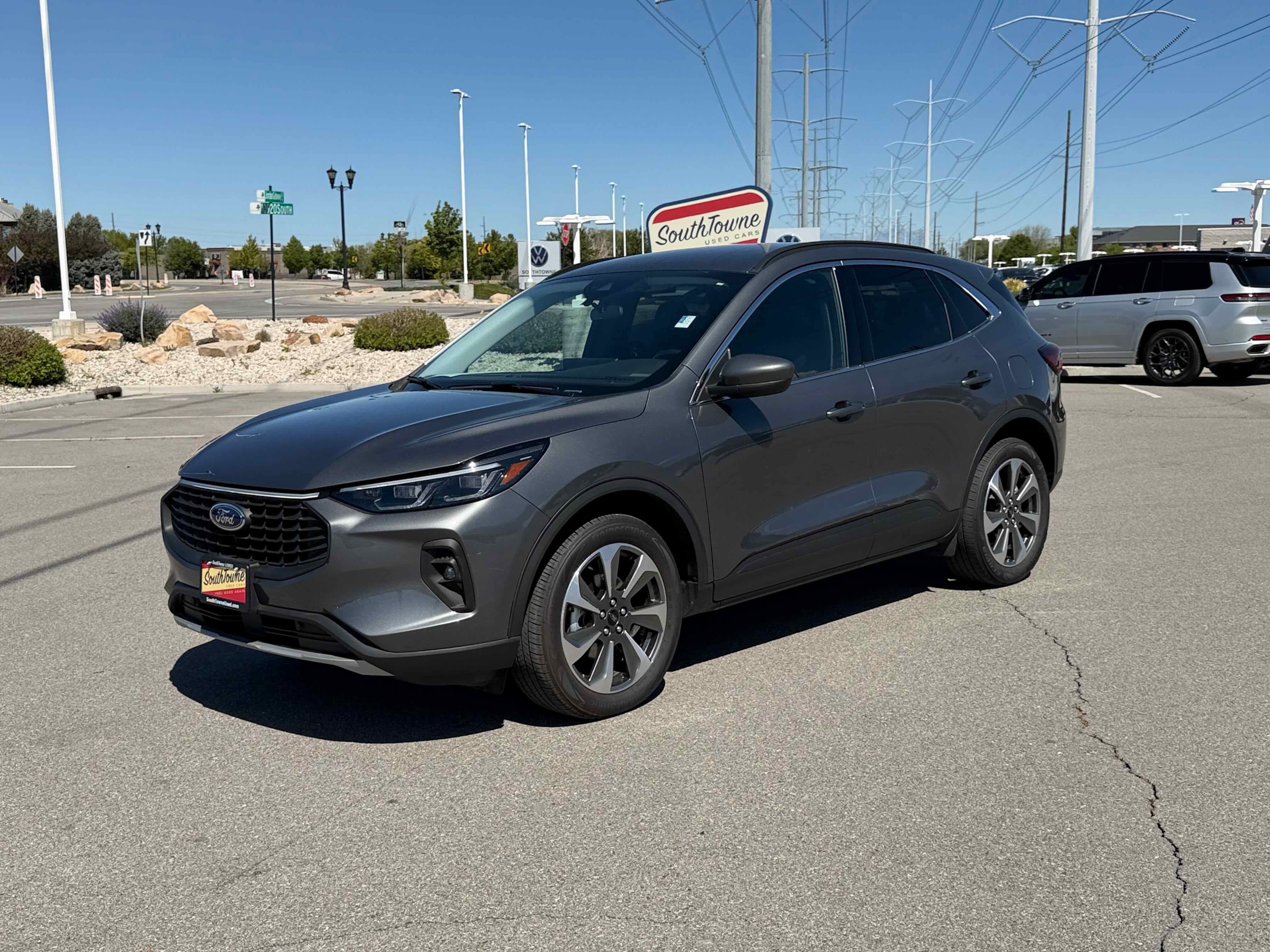 2025 Ford Escape Platinum