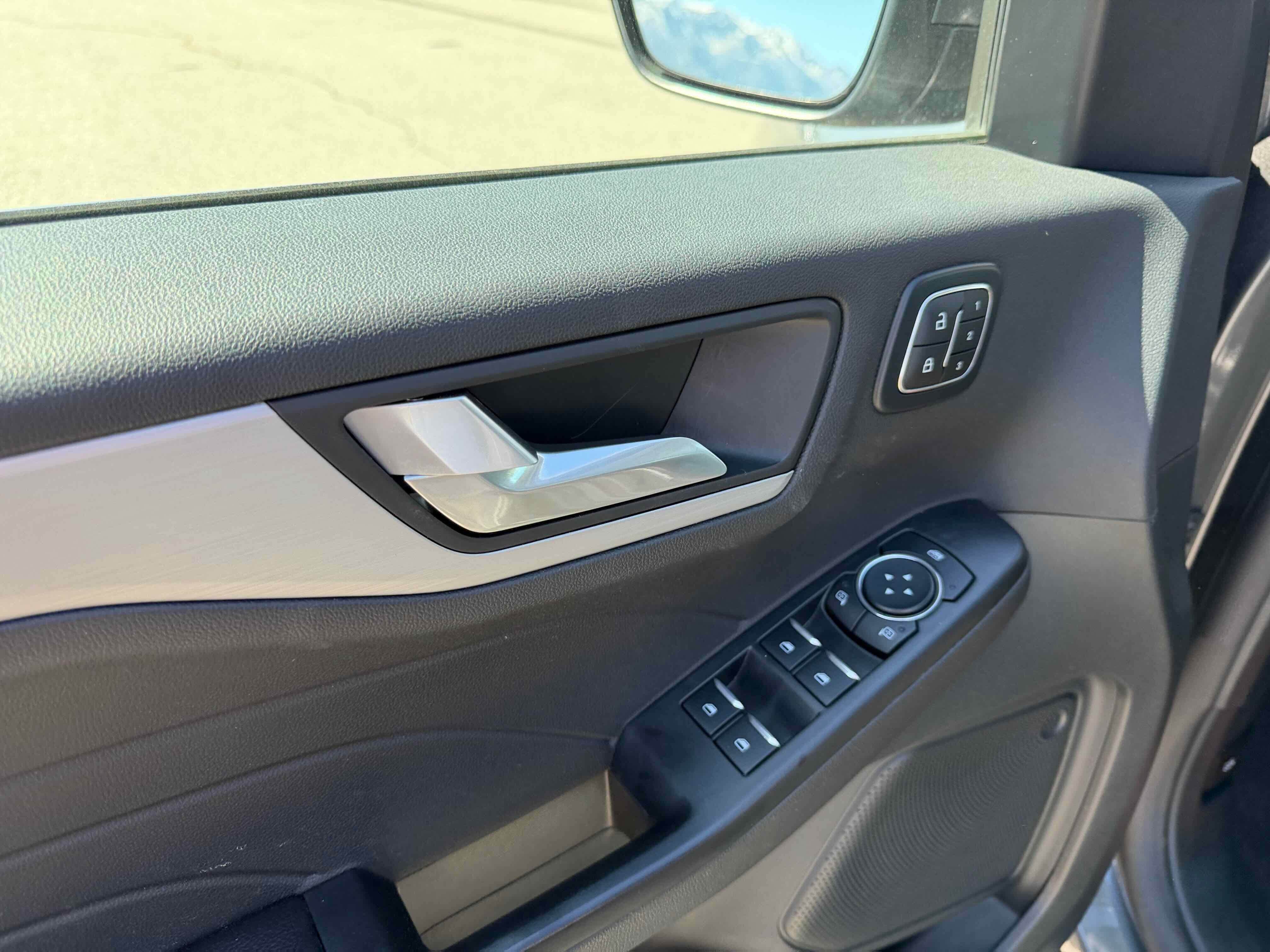 2025 Ford Escape Platinum