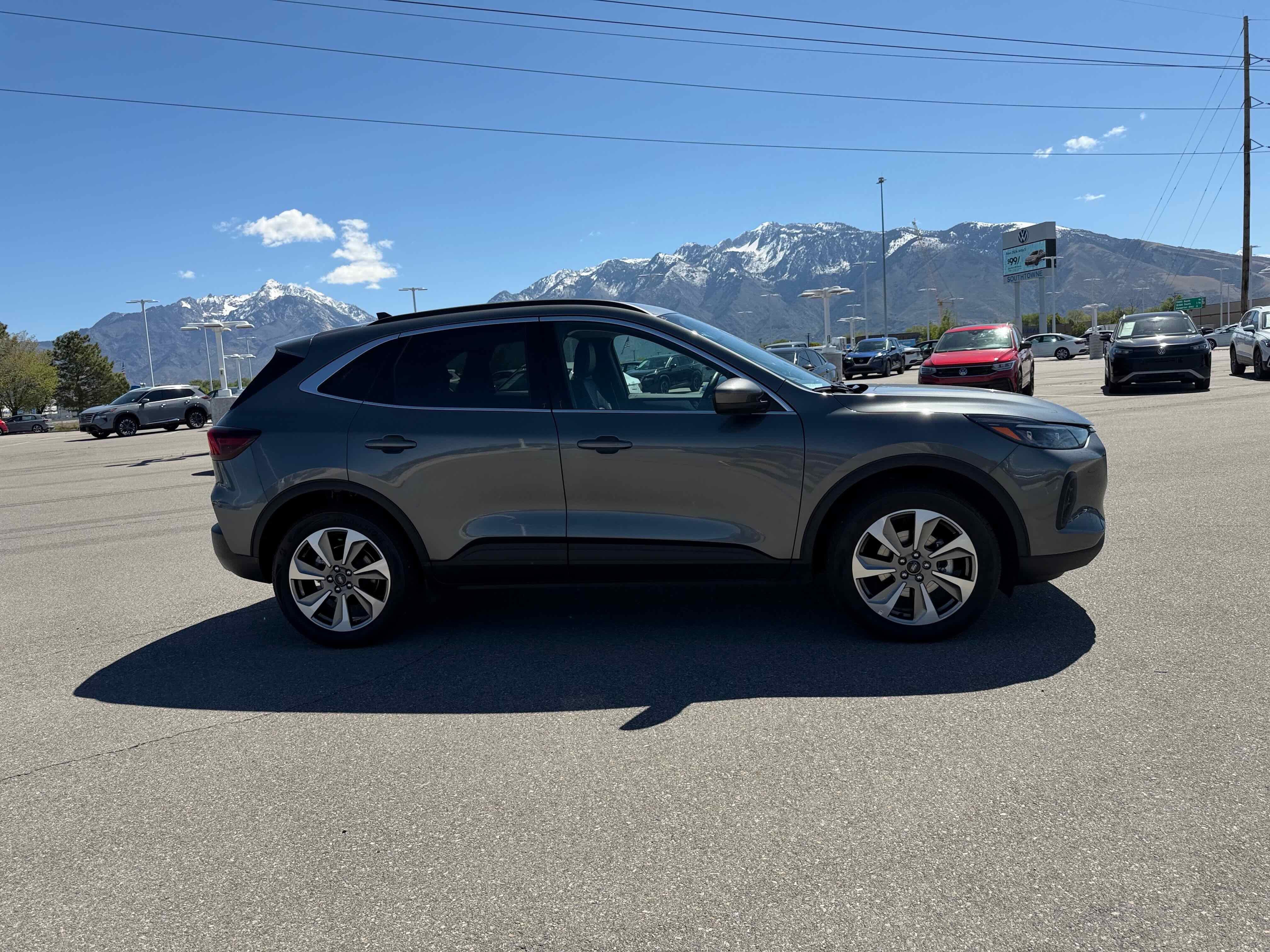 2025 Ford Escape Platinum