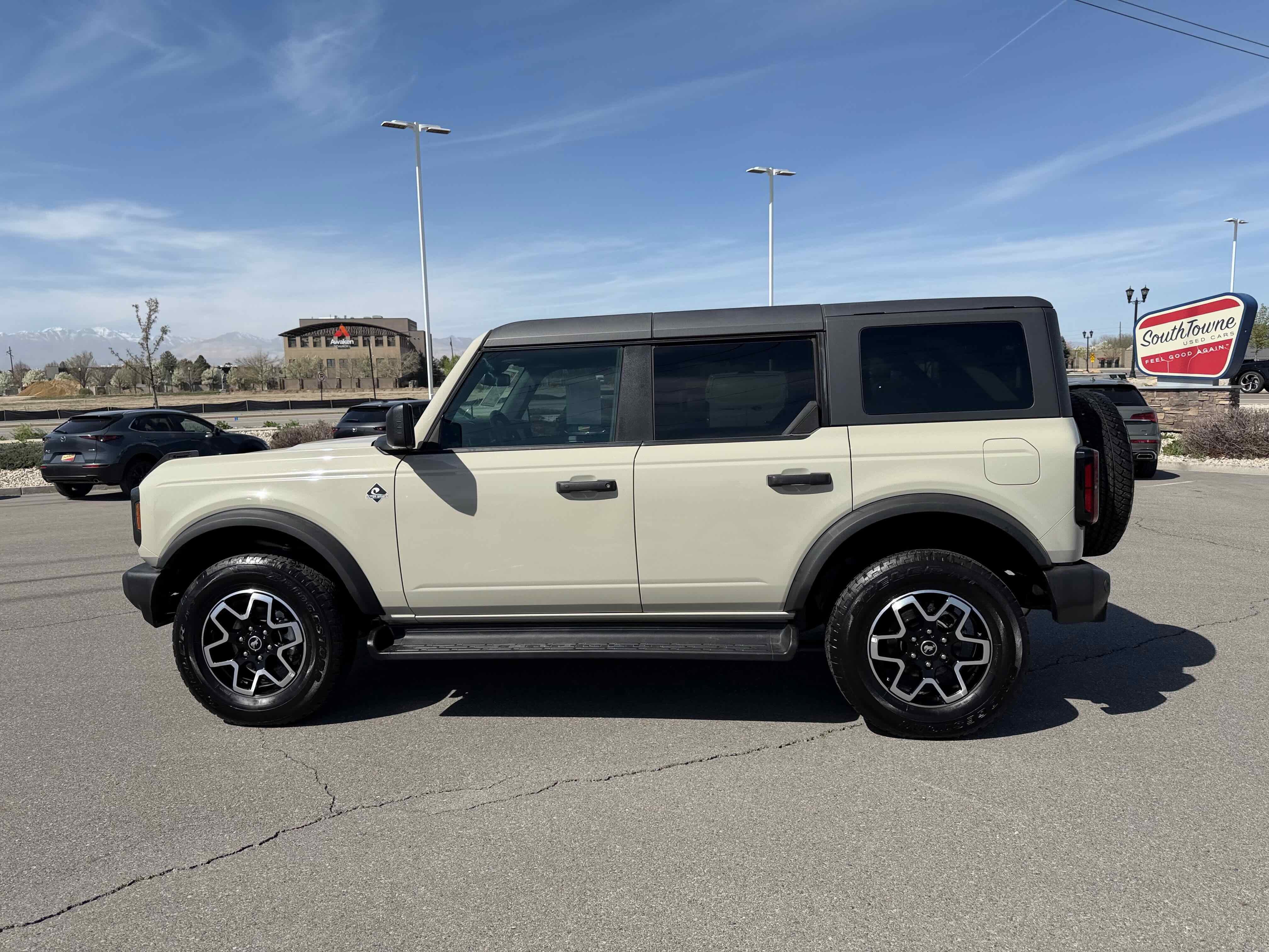 2025 Ford Bronco Outer Banks