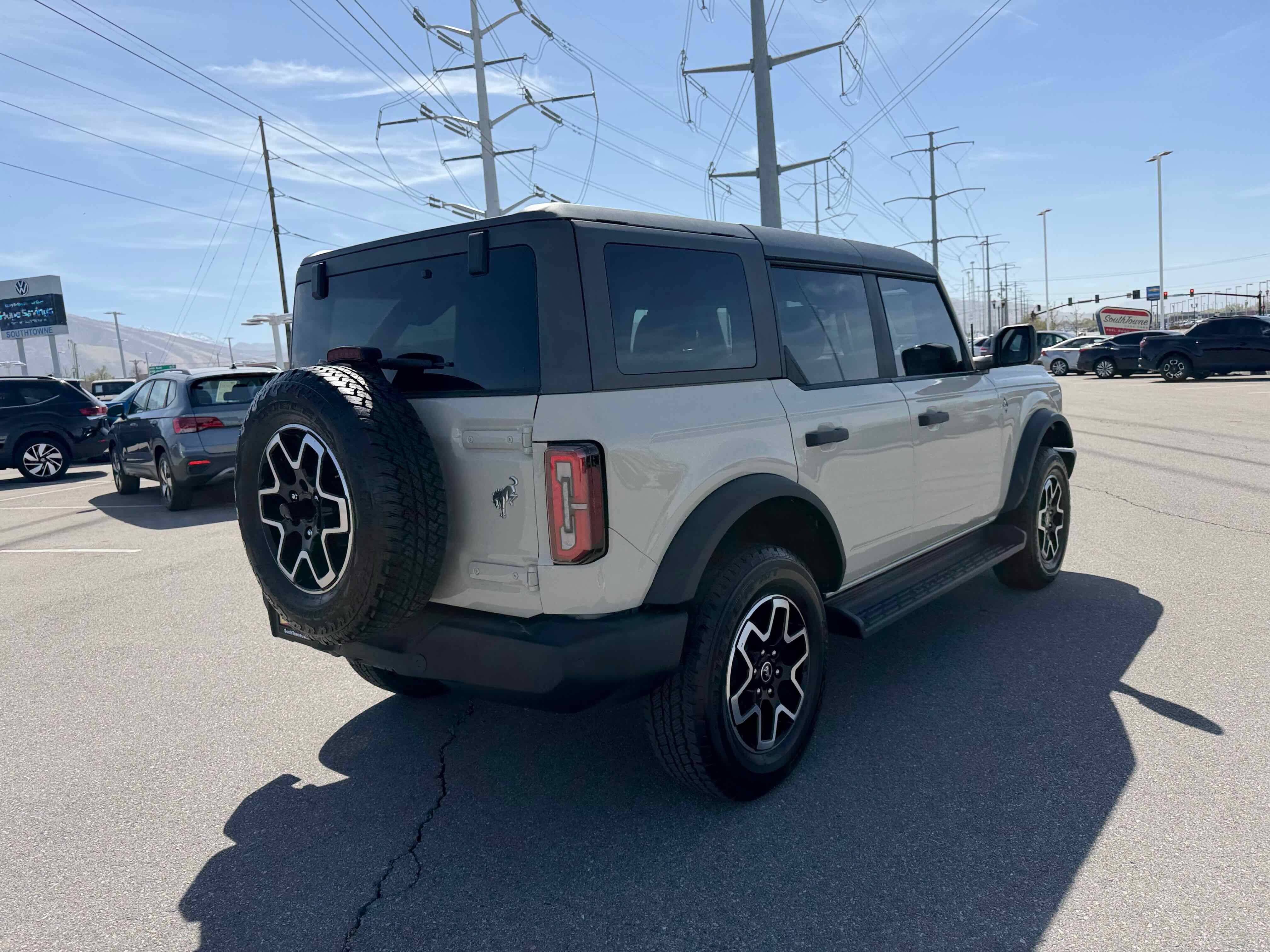 2025 Ford Bronco Outer Banks