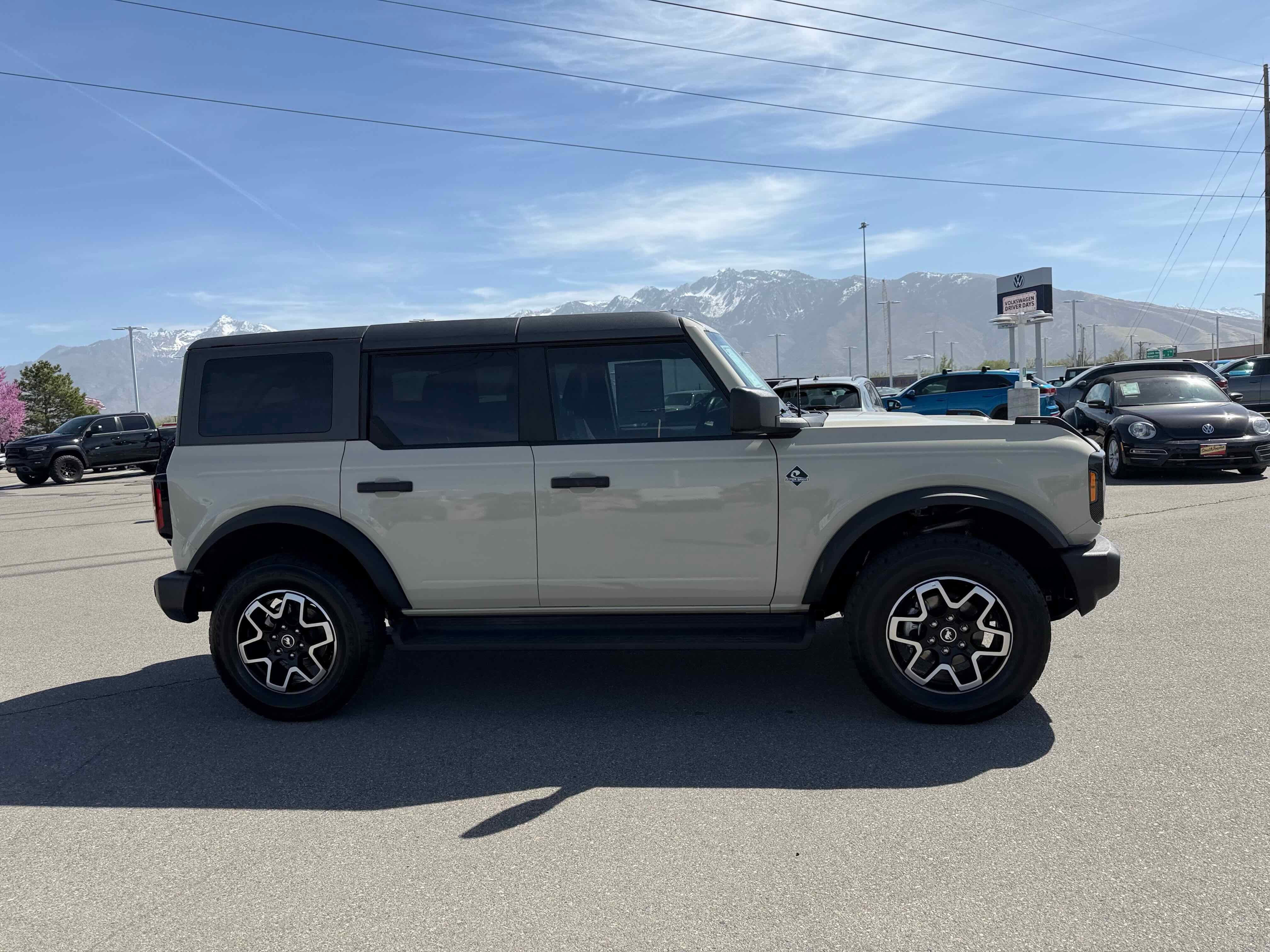 2025 Ford Bronco Outer Banks