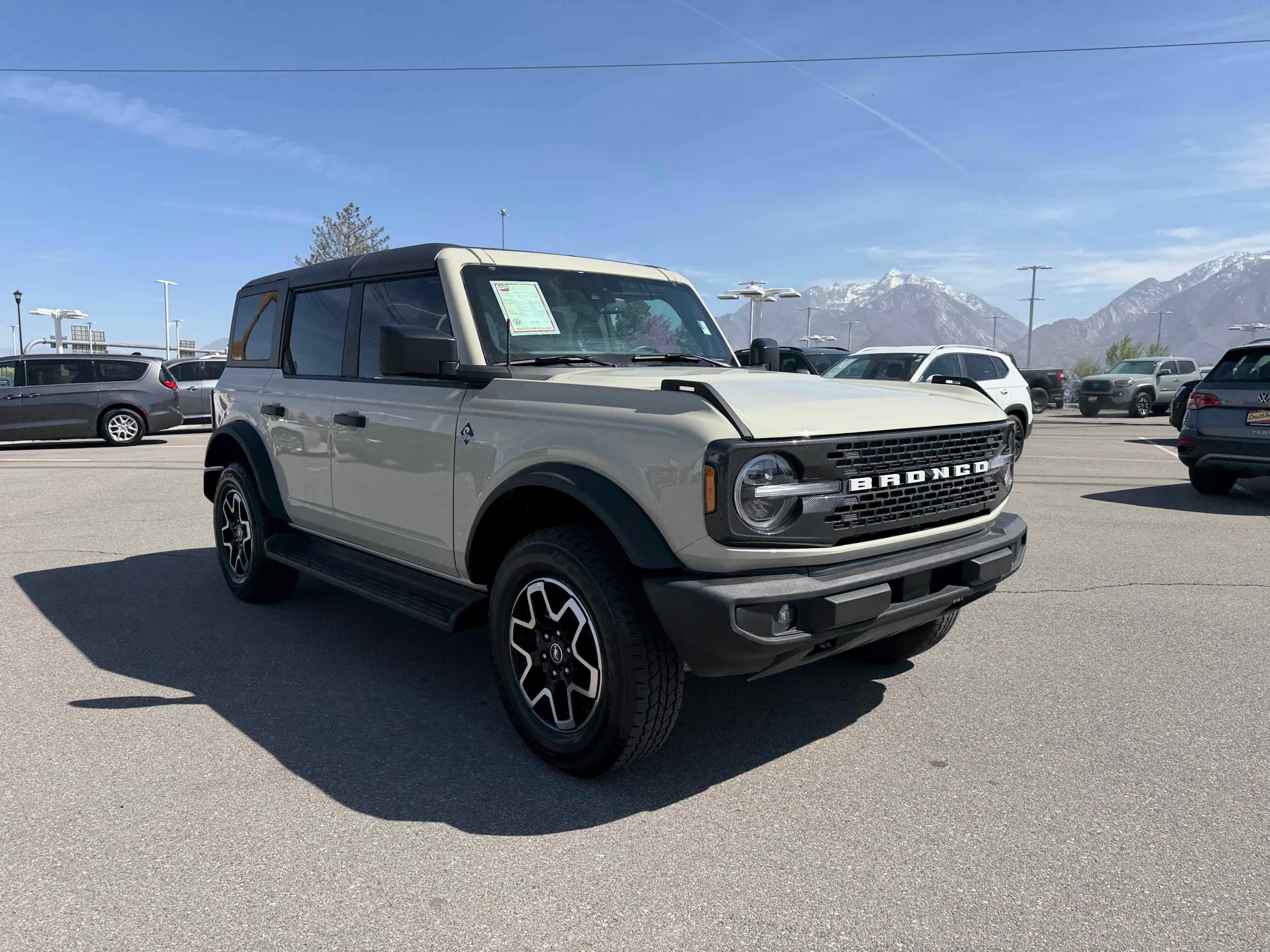 2025 Ford Bronco Outer Banks