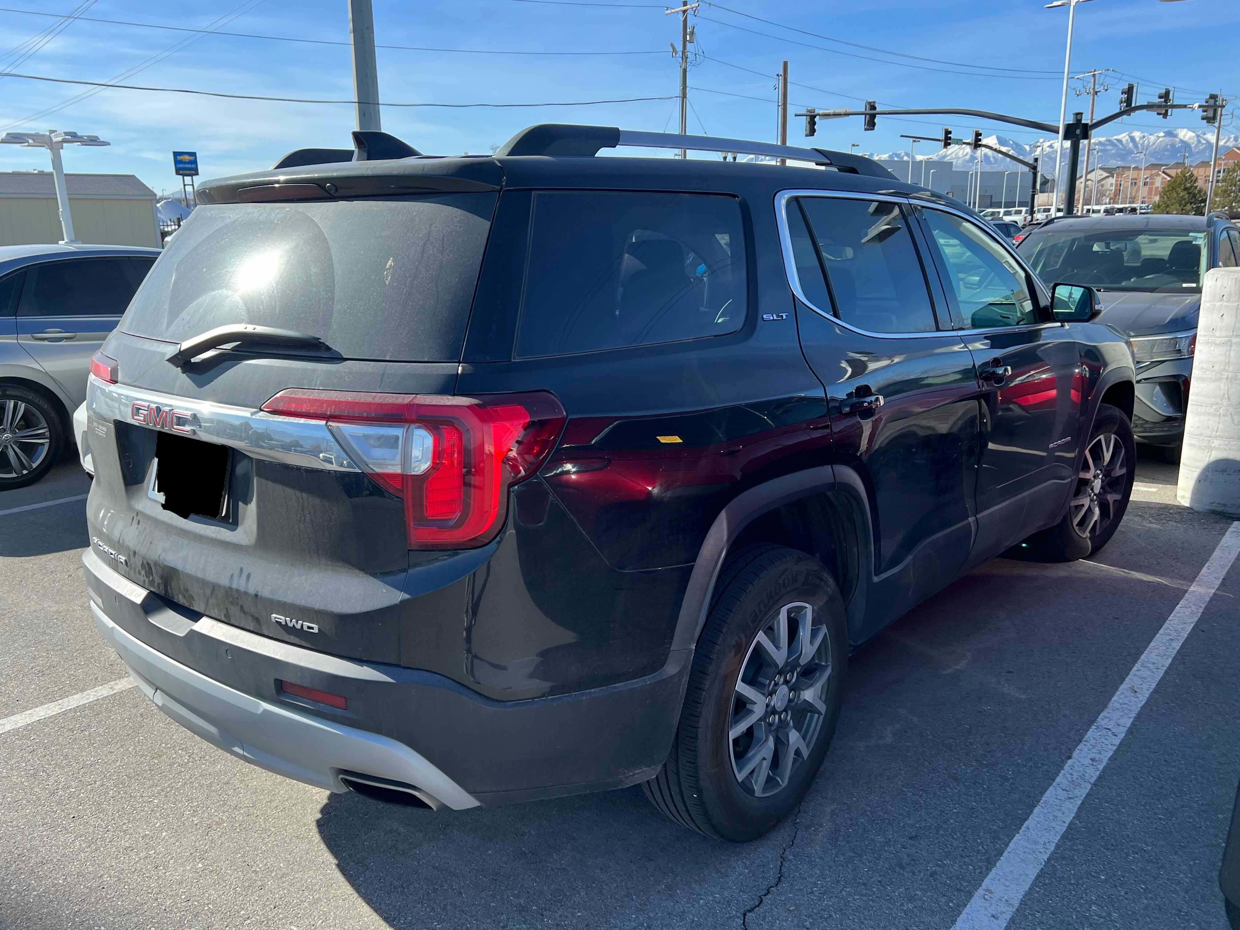 2023 GMC Acadia SLT