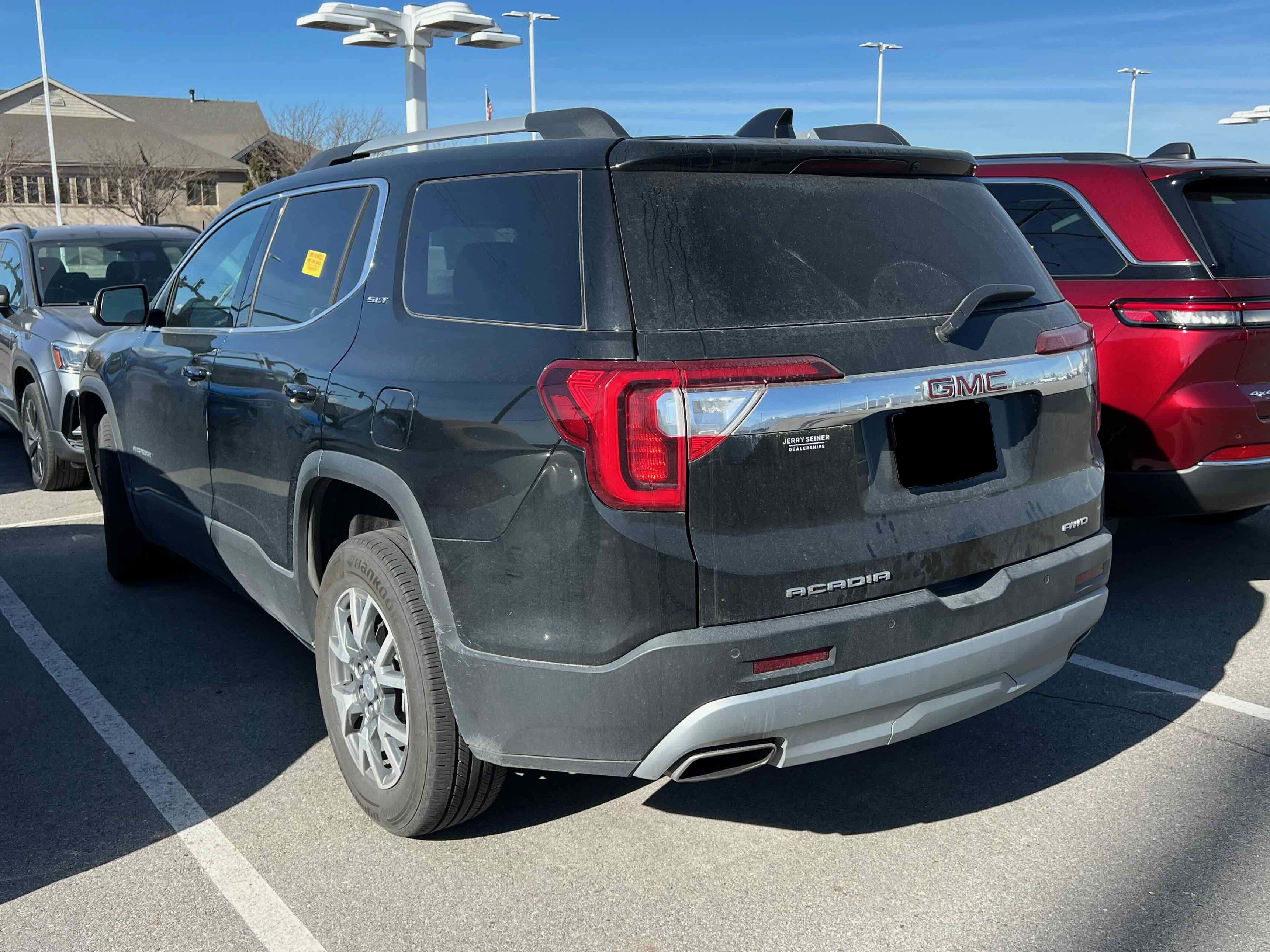 2023 GMC Acadia SLT