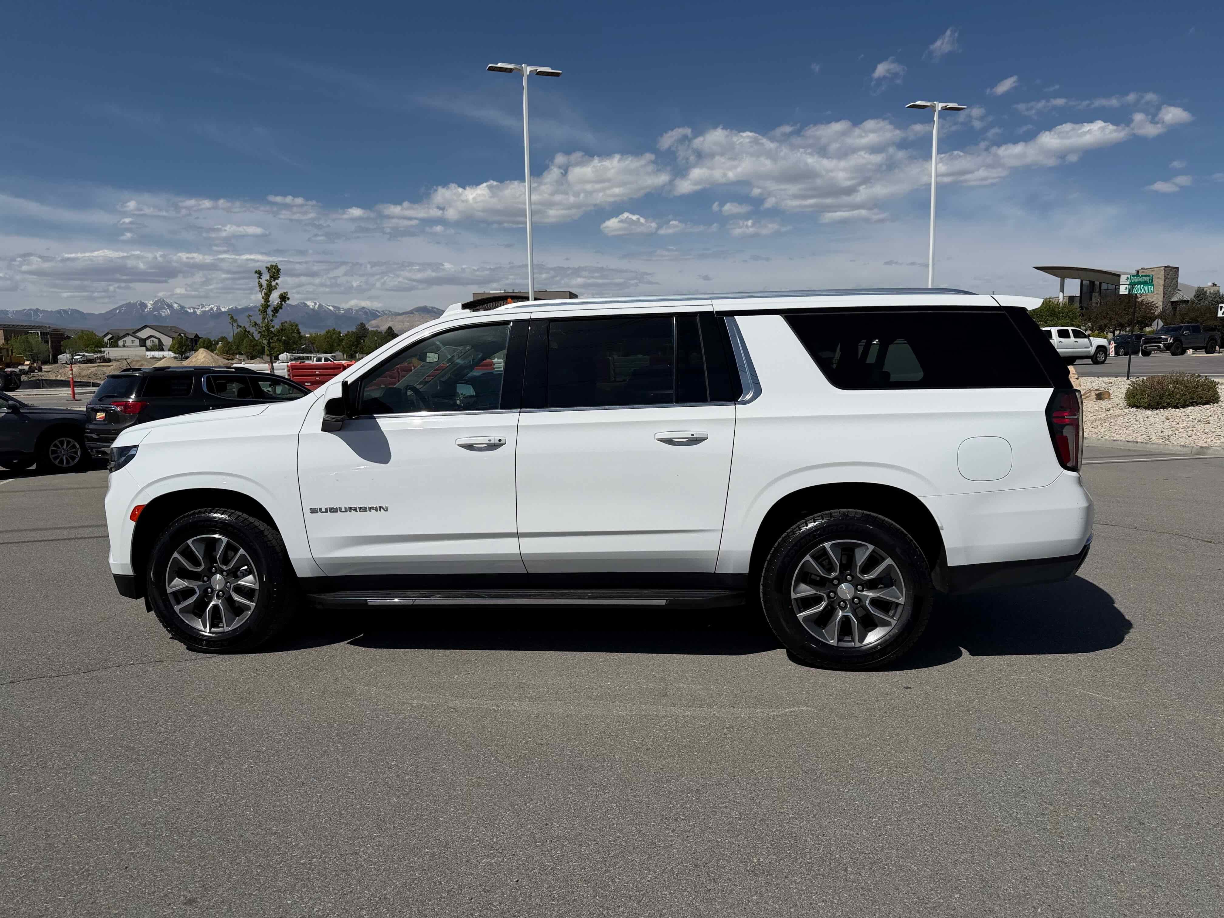 2022 Chevrolet Suburban LS