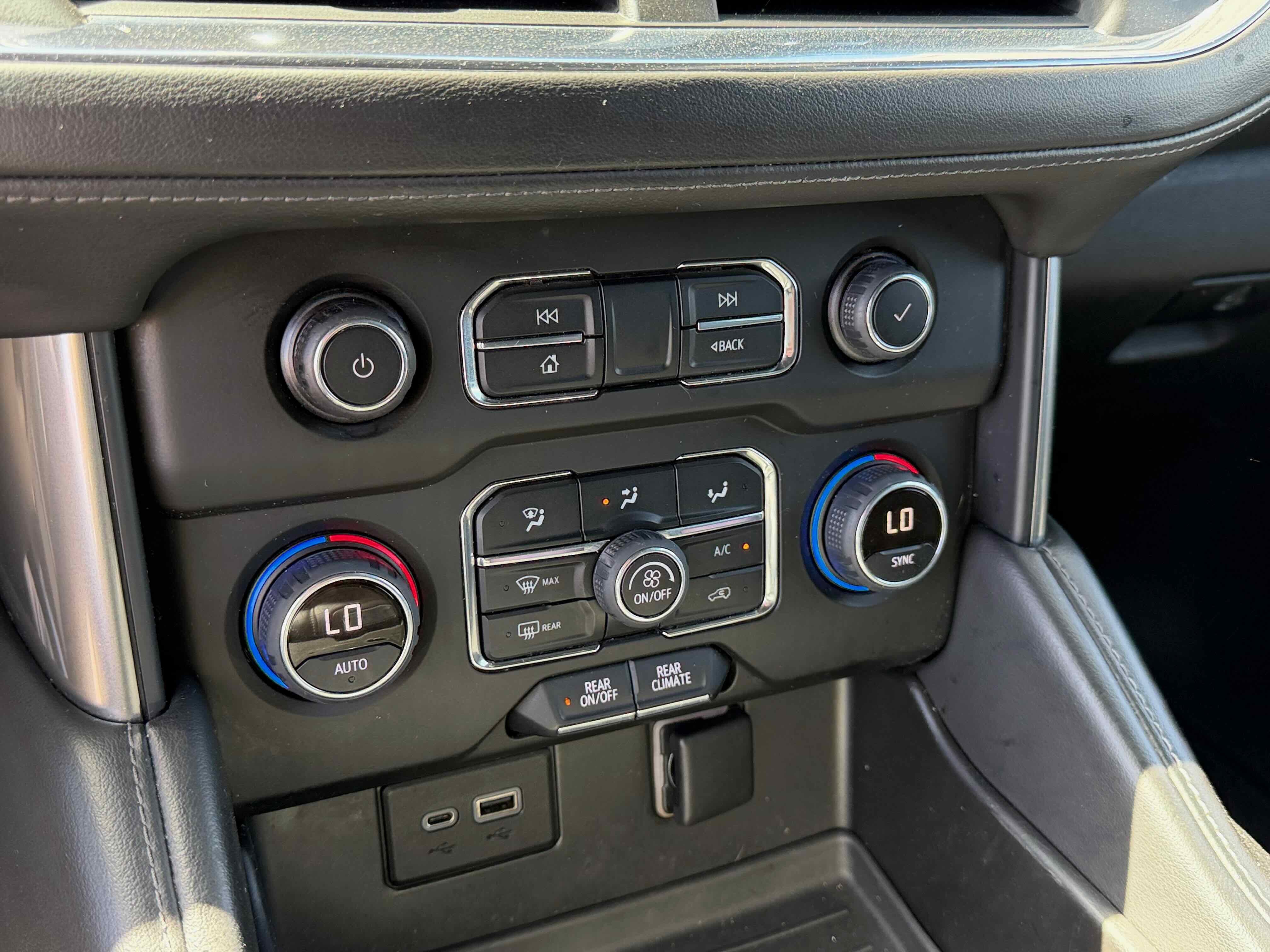 2022 Chevrolet Suburban LS