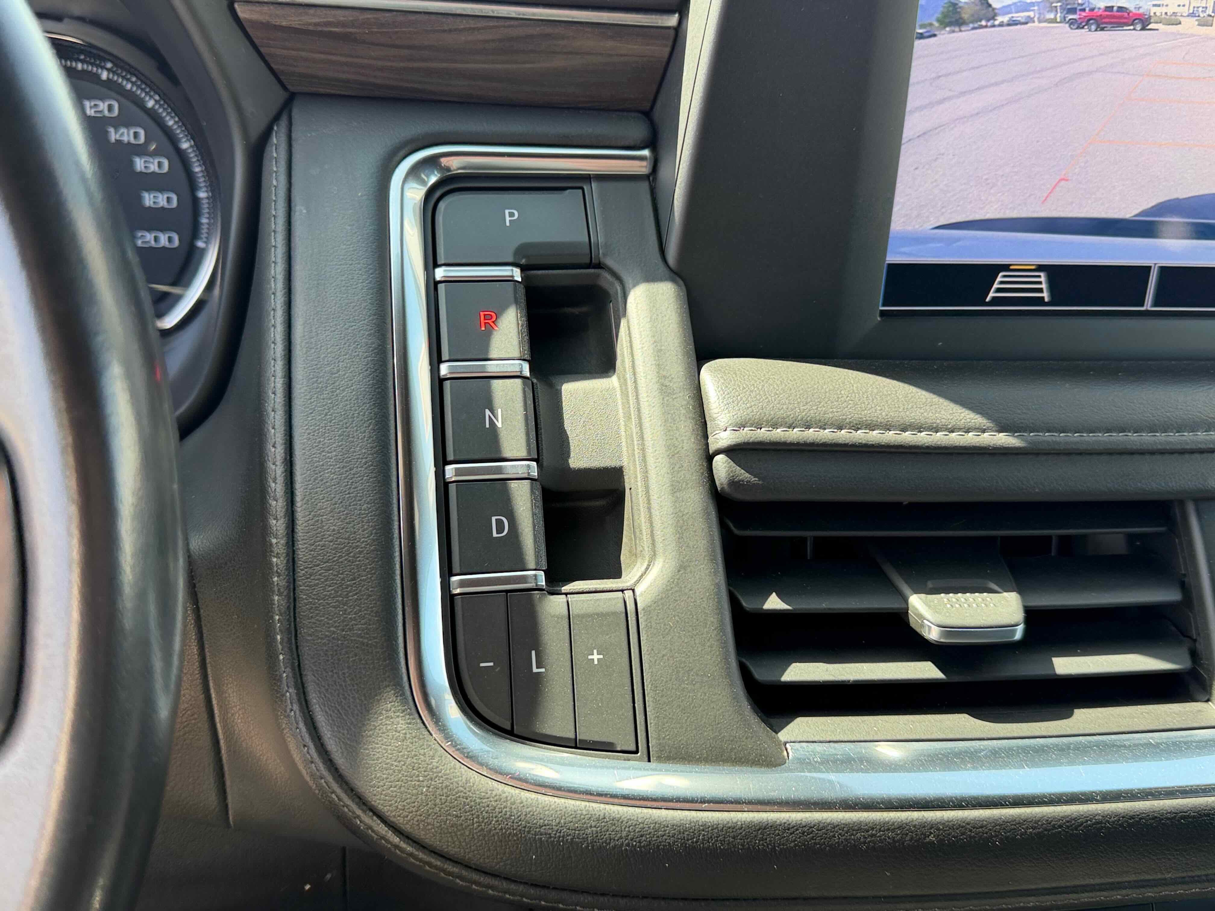 2022 Chevrolet Suburban LS
