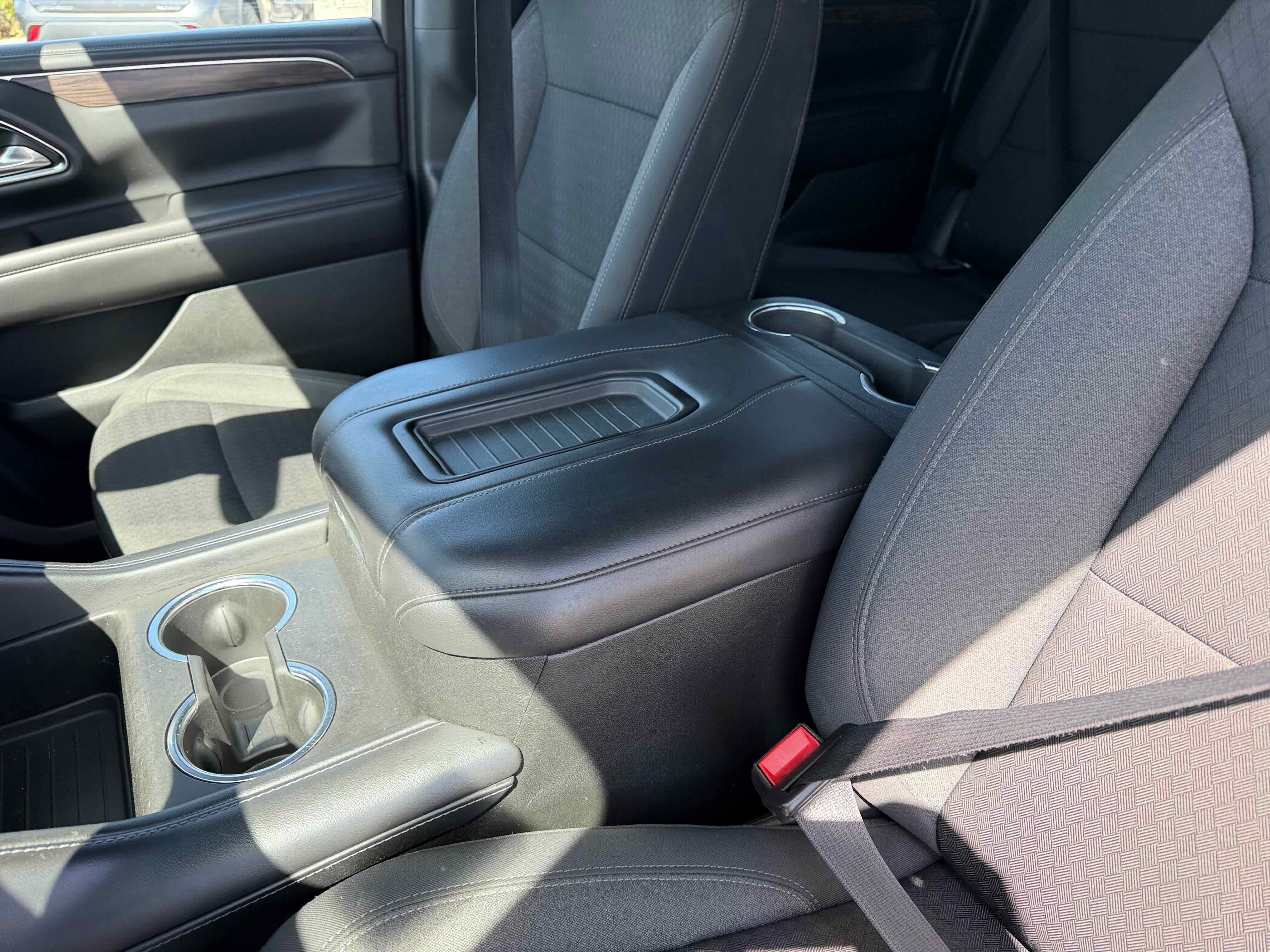 2022 Chevrolet Suburban LS