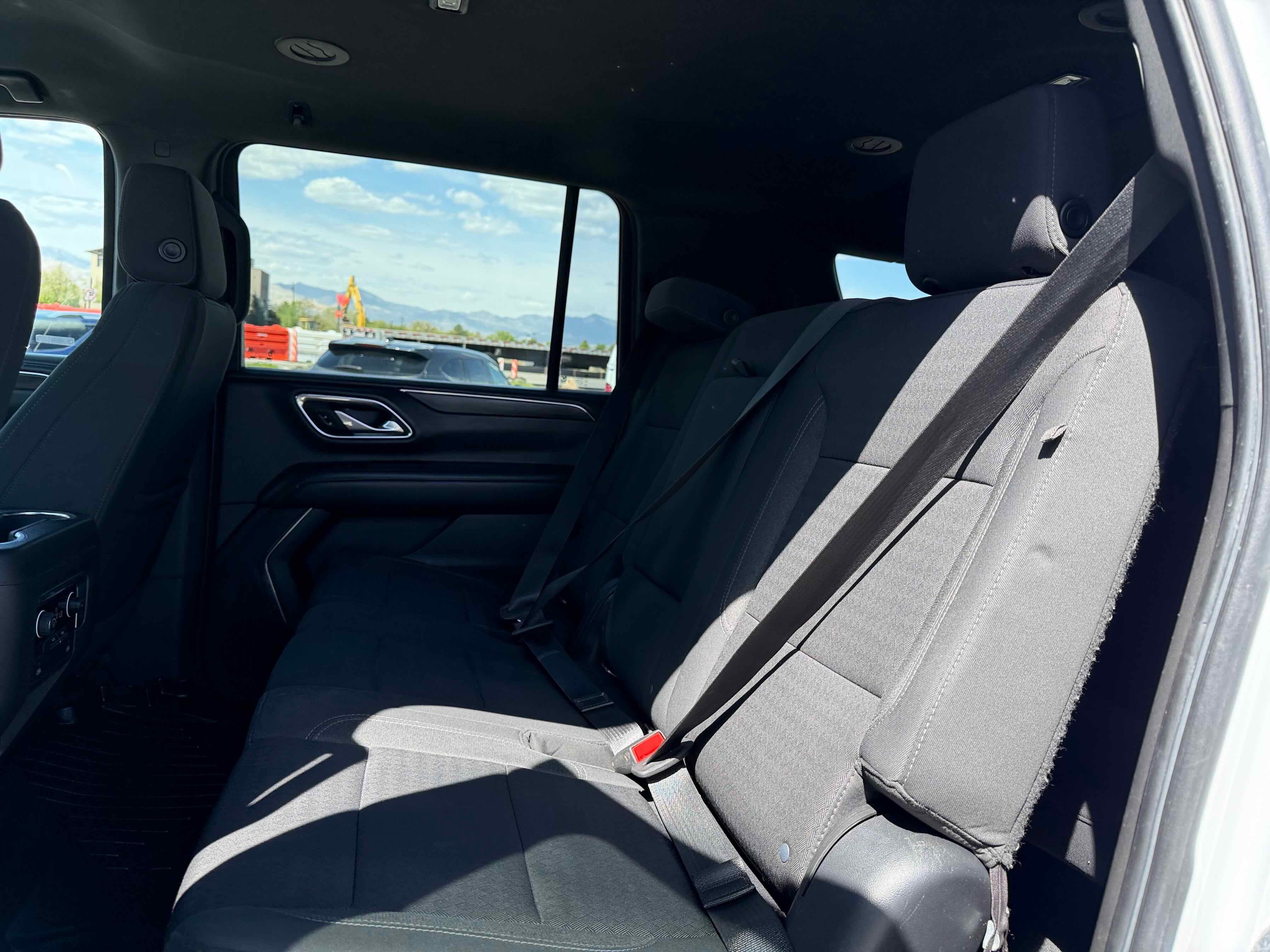 2022 Chevrolet Suburban LS