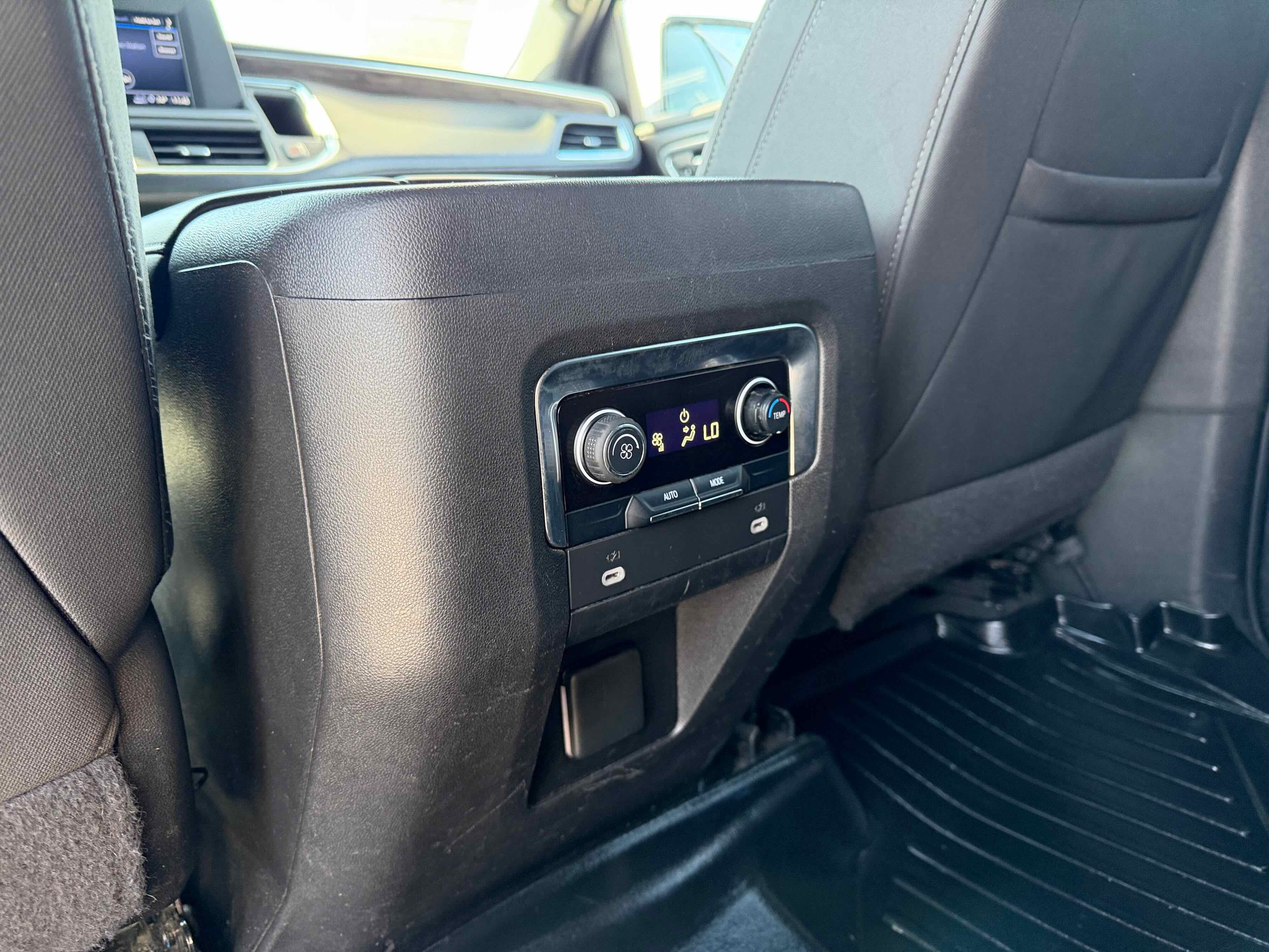 2022 Chevrolet Suburban LS