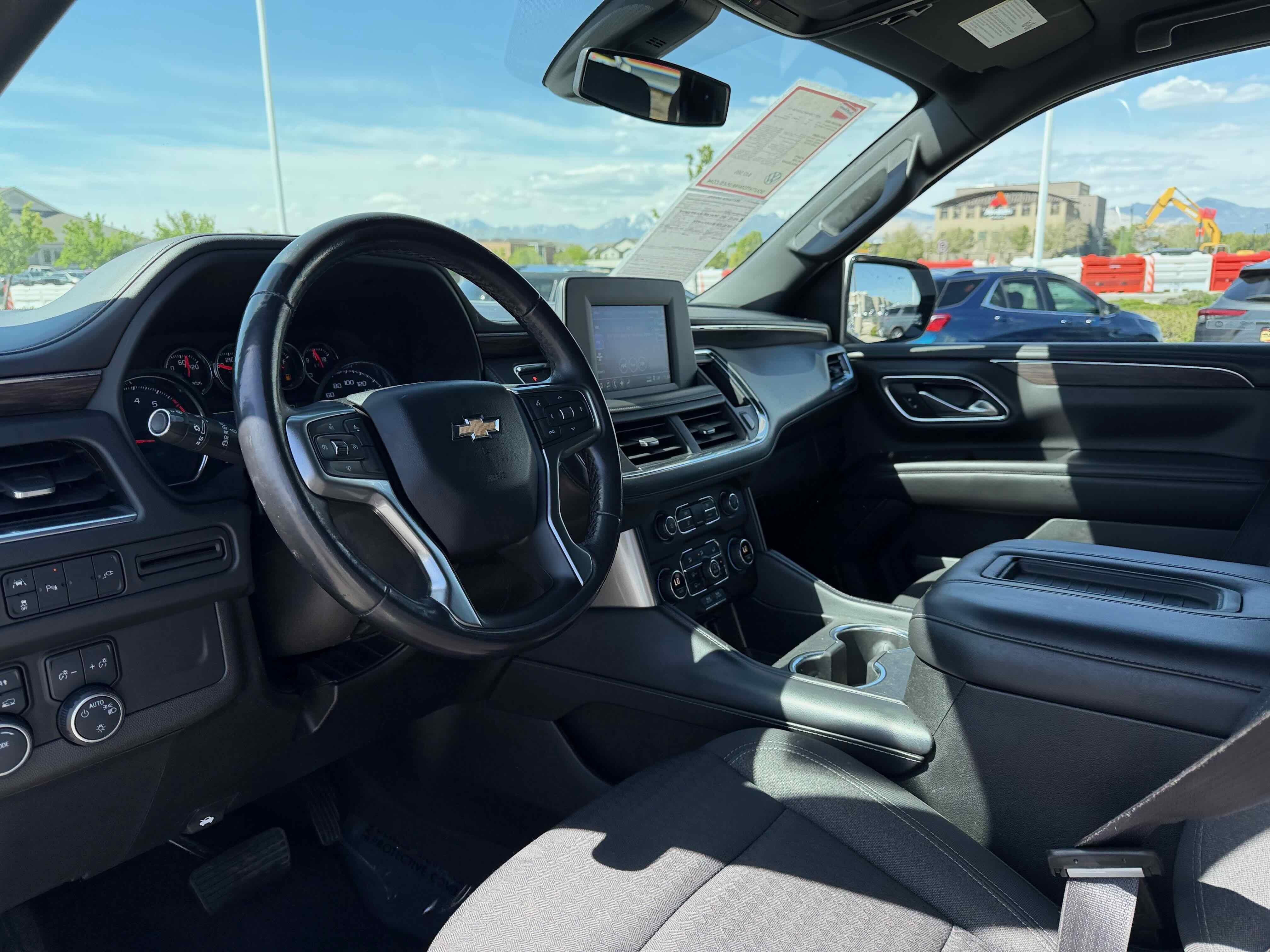 2022 Chevrolet Suburban LS