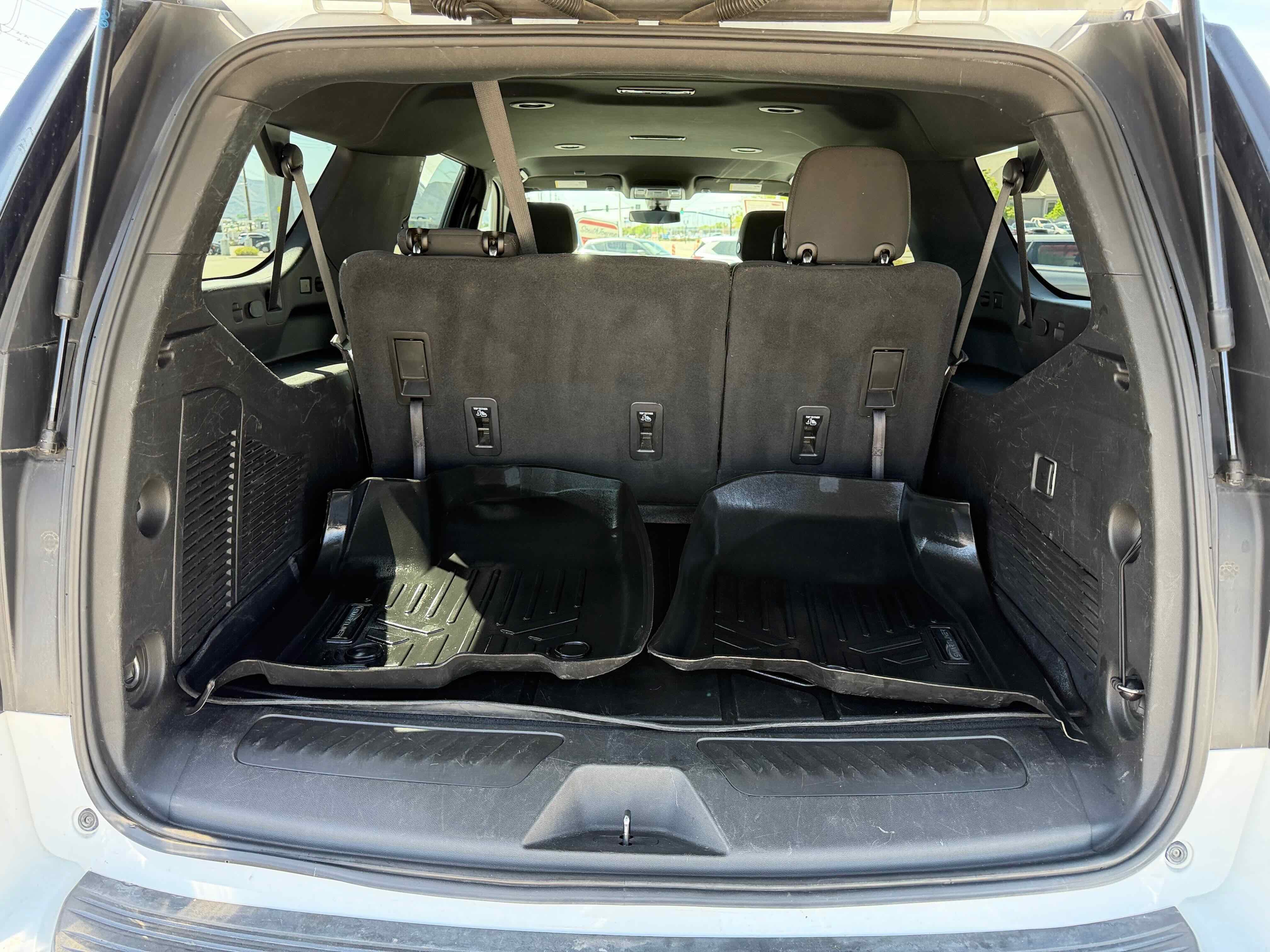 2022 Chevrolet Suburban LS
