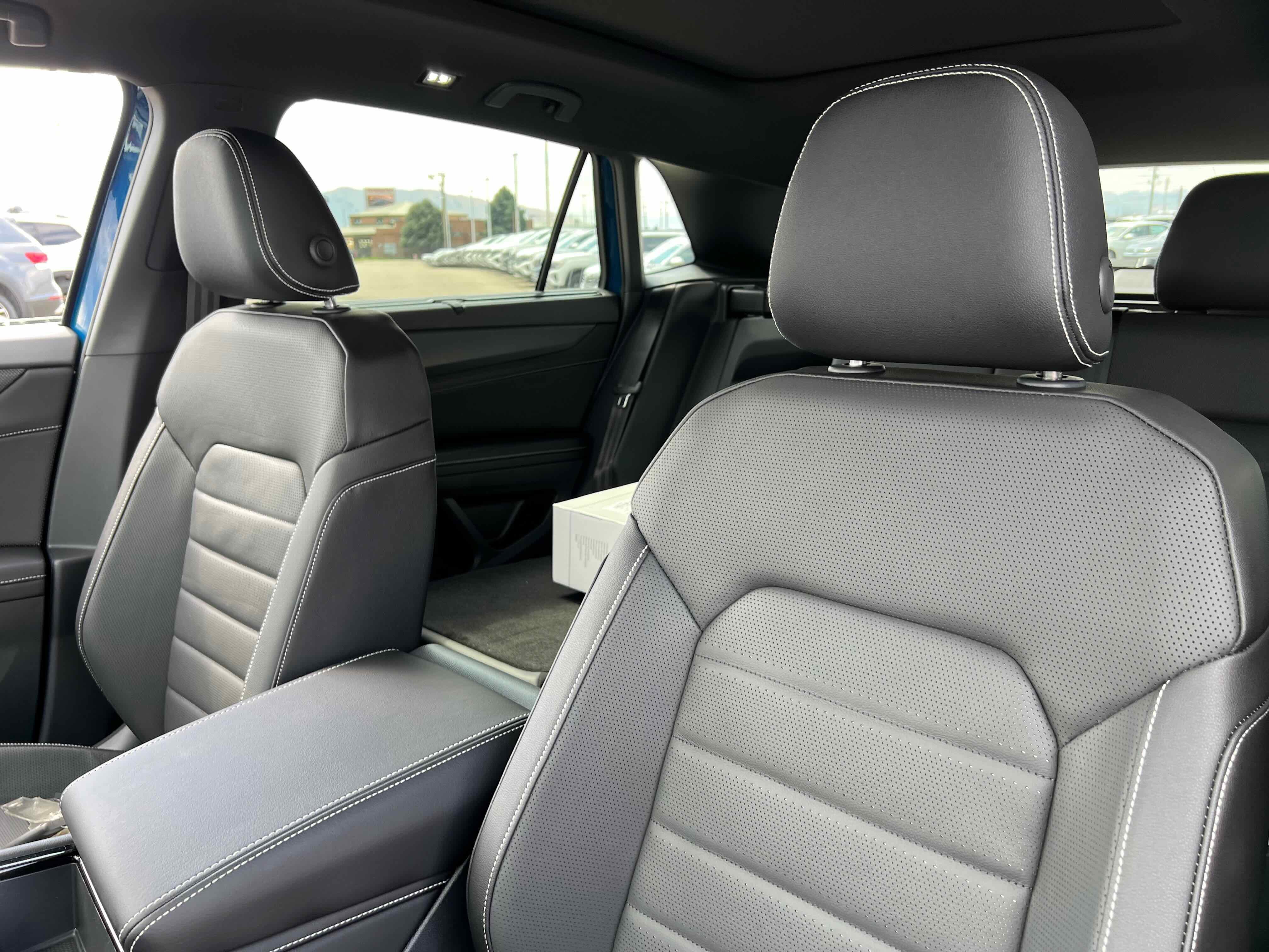 2026 Volkswagen Atlas Cross Sport 2.0T SEL R-Line Black