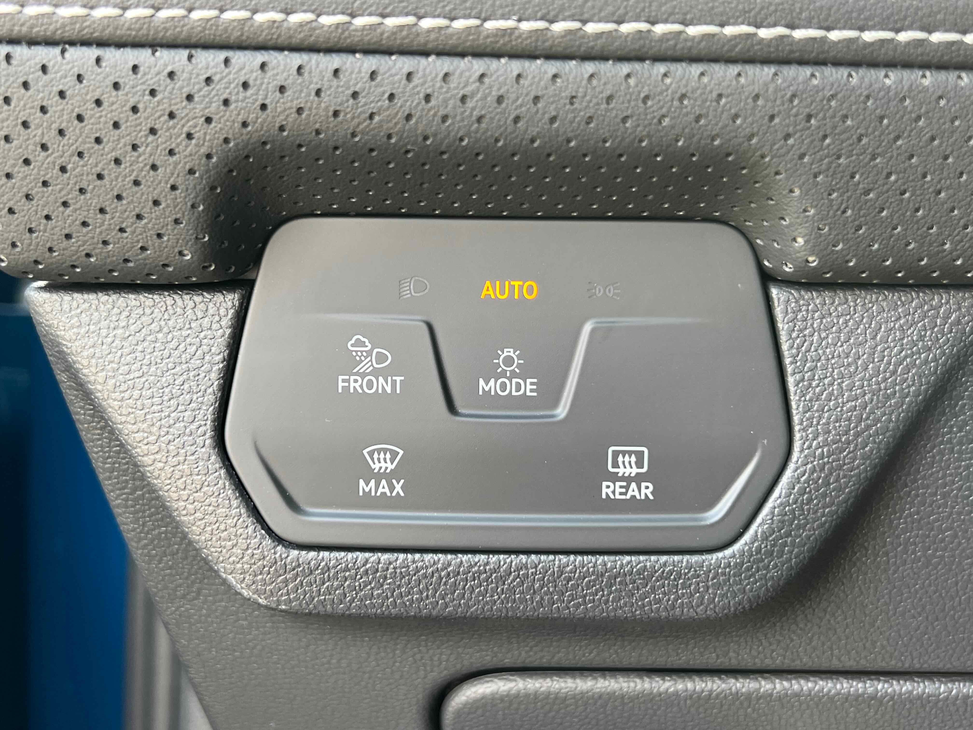 2026 Volkswagen Atlas Cross Sport 2.0T SEL R-Line Black