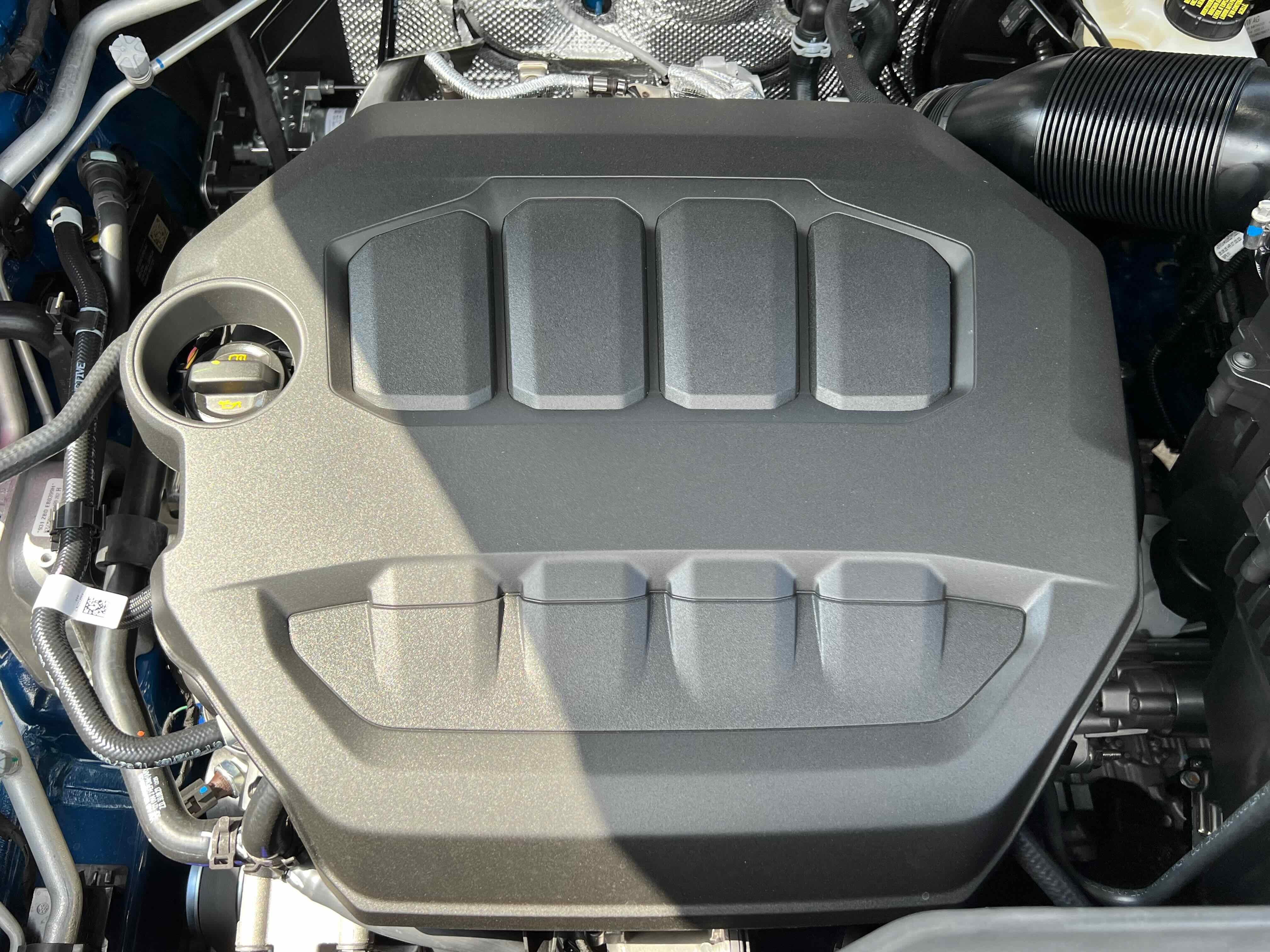 2026 Volkswagen Atlas Cross Sport 2.0T SEL R-Line Black