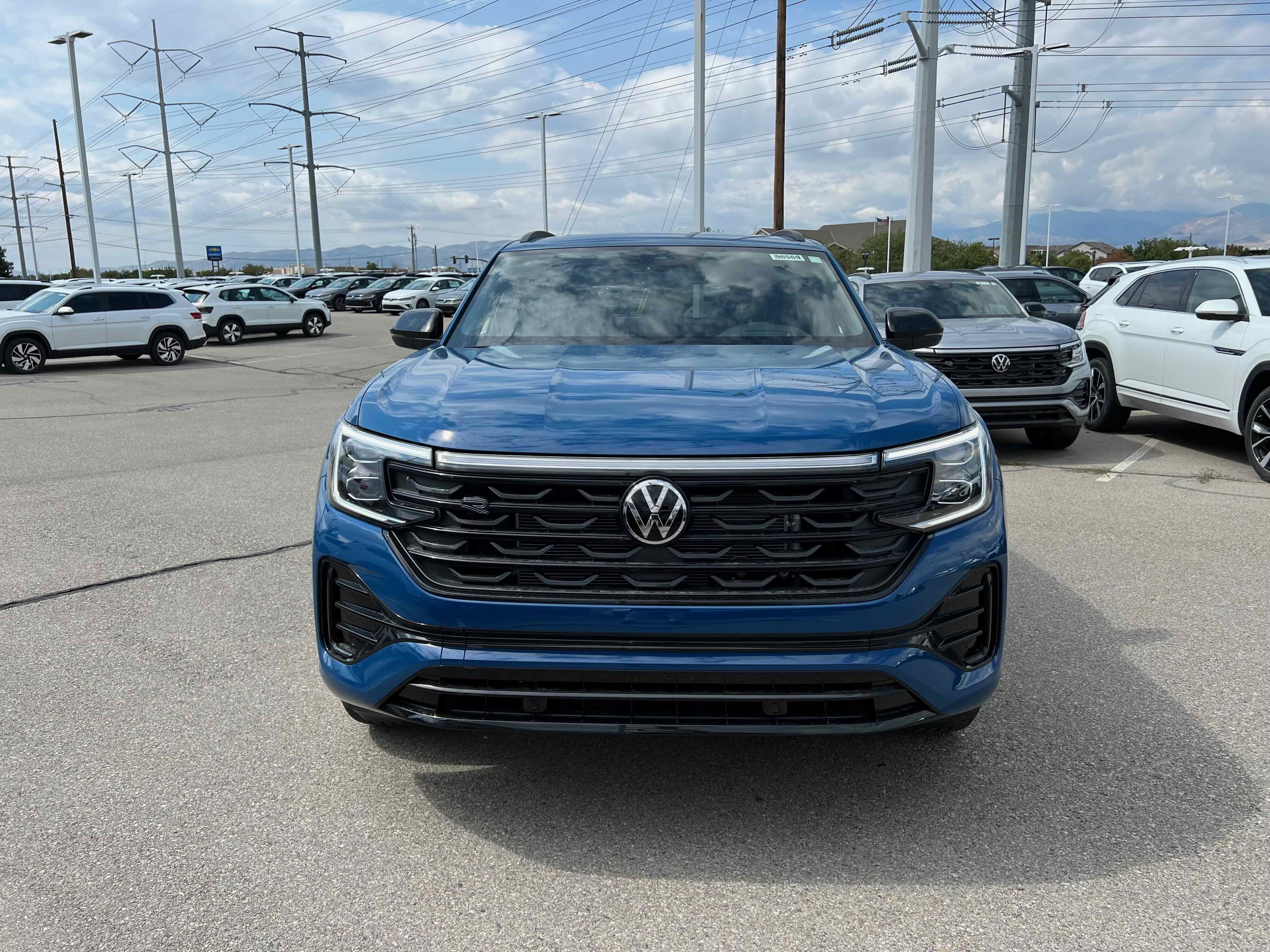 2026 Volkswagen Atlas Cross Sport 2.0T SEL R-Line Black