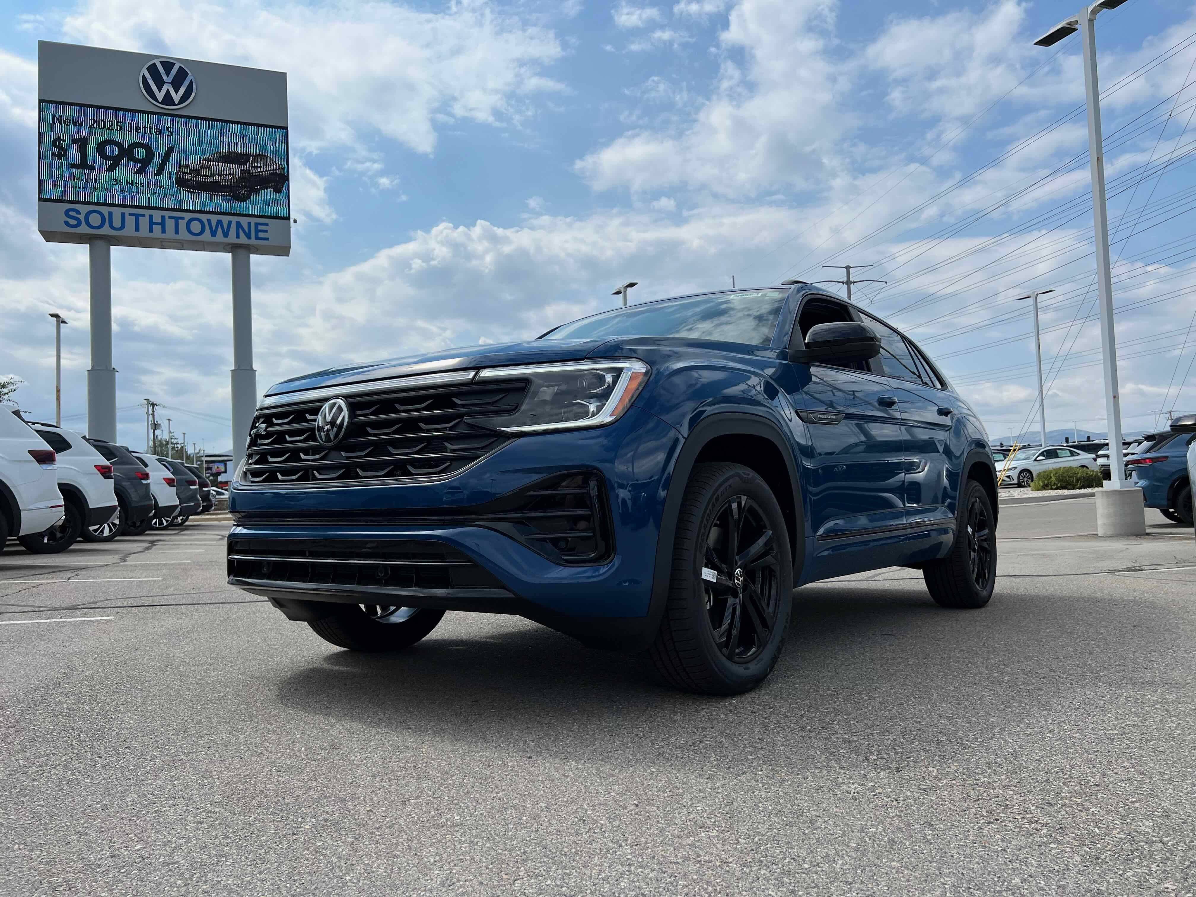 2026 Volkswagen Atlas Cross Sport 2.0T SEL R-Line Black