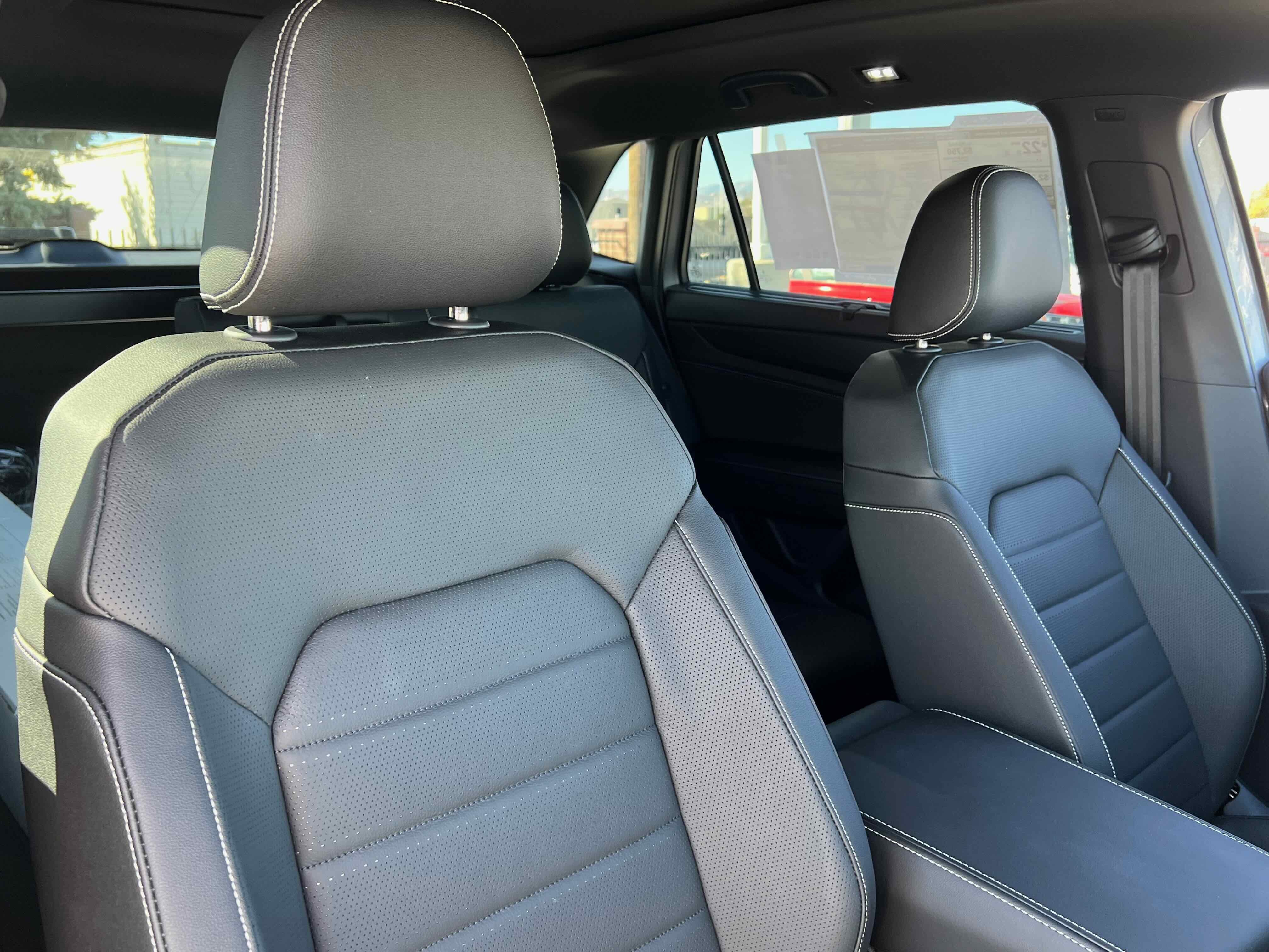 2026 Volkswagen Atlas Cross Sport 2.0T SEL R-Line Black