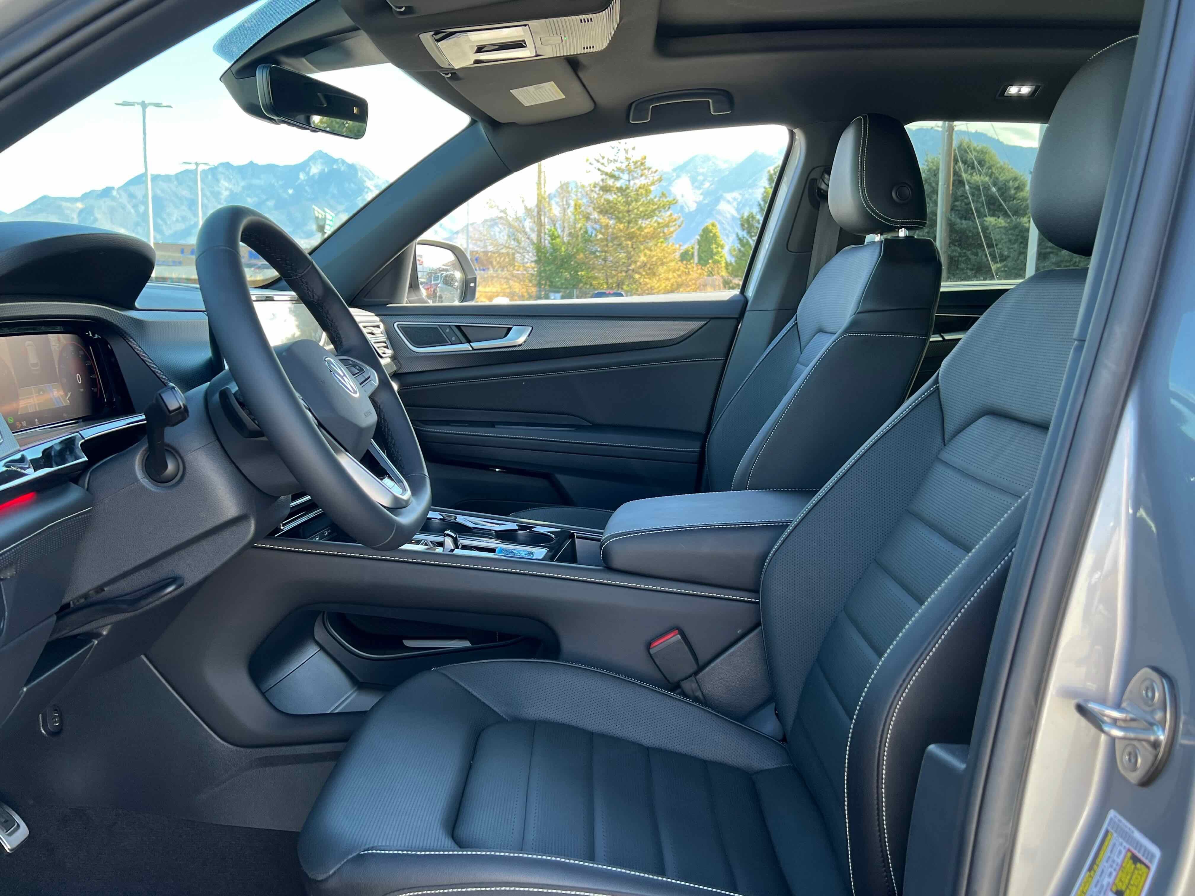 2026 Volkswagen Atlas Cross Sport 2.0T SEL R-Line Black