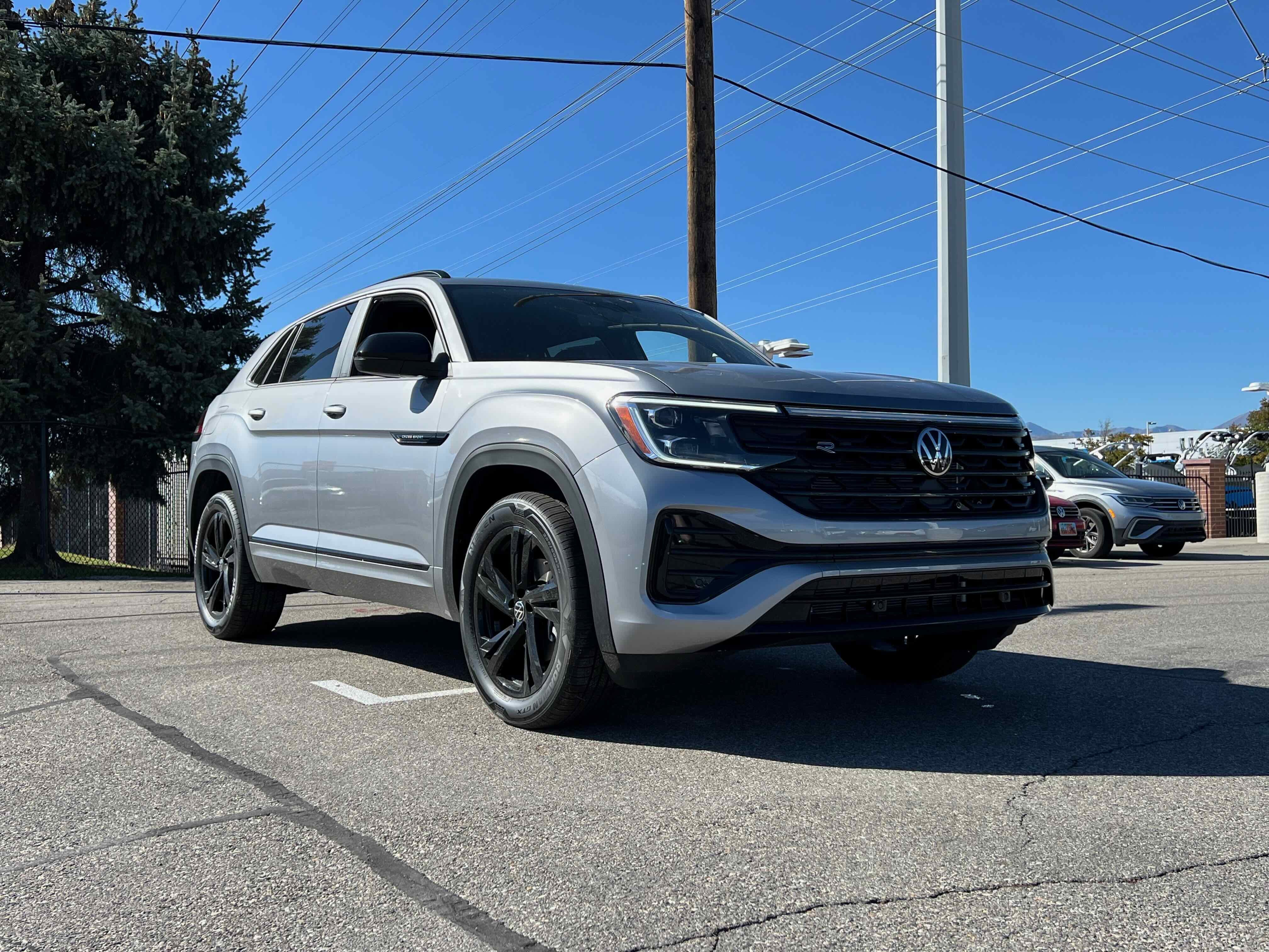 2026 Volkswagen Atlas Cross Sport 2.0T SEL R-Line Black