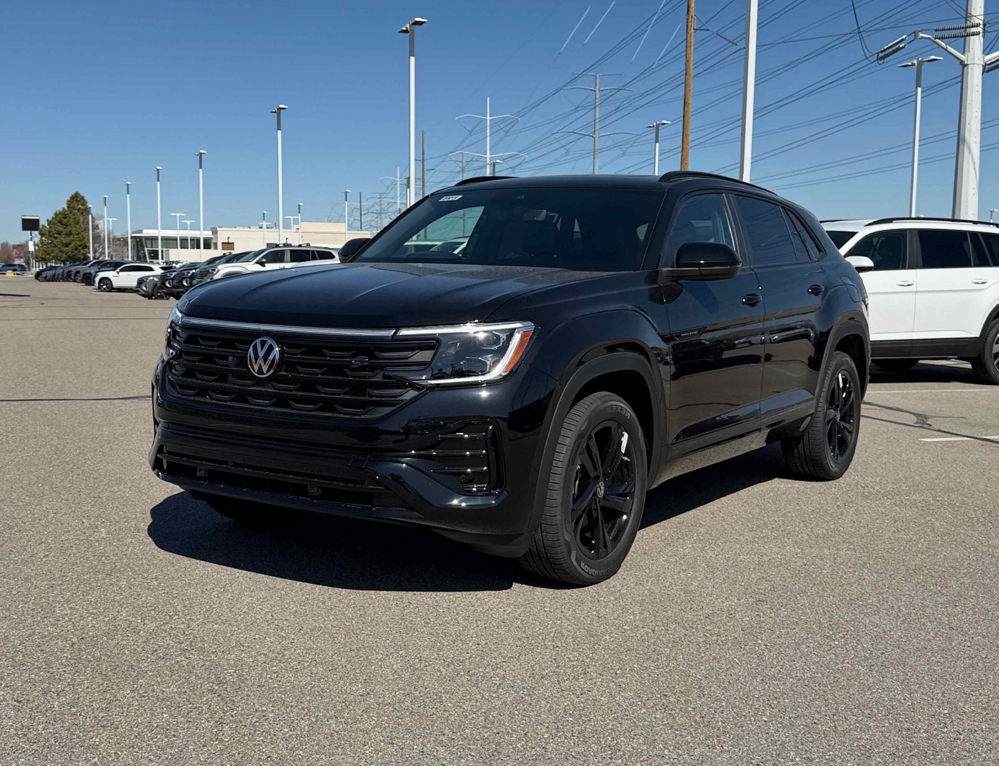 2026 Volkswagen Atlas Cross Sport 2.0T SEL R-Line Black