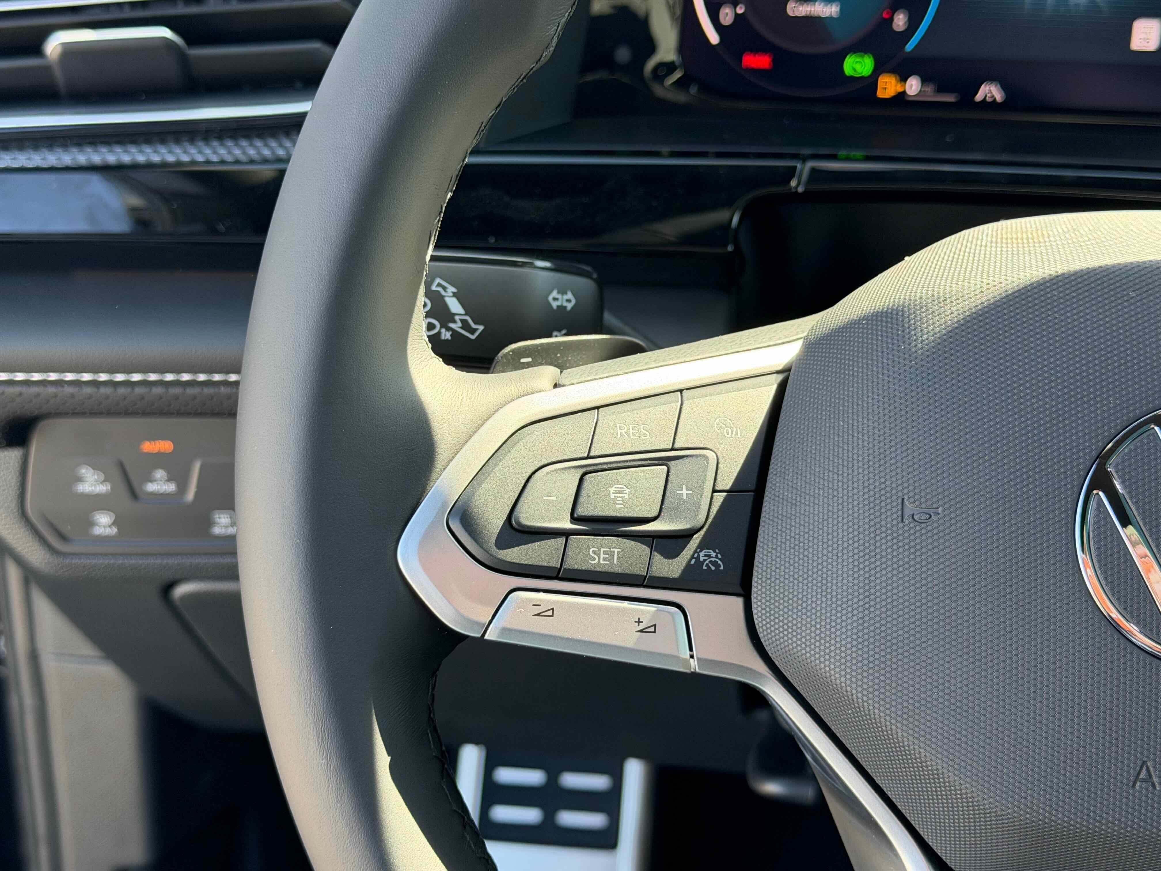 2026 Volkswagen Atlas Cross Sport 2.0T SEL R-Line Black