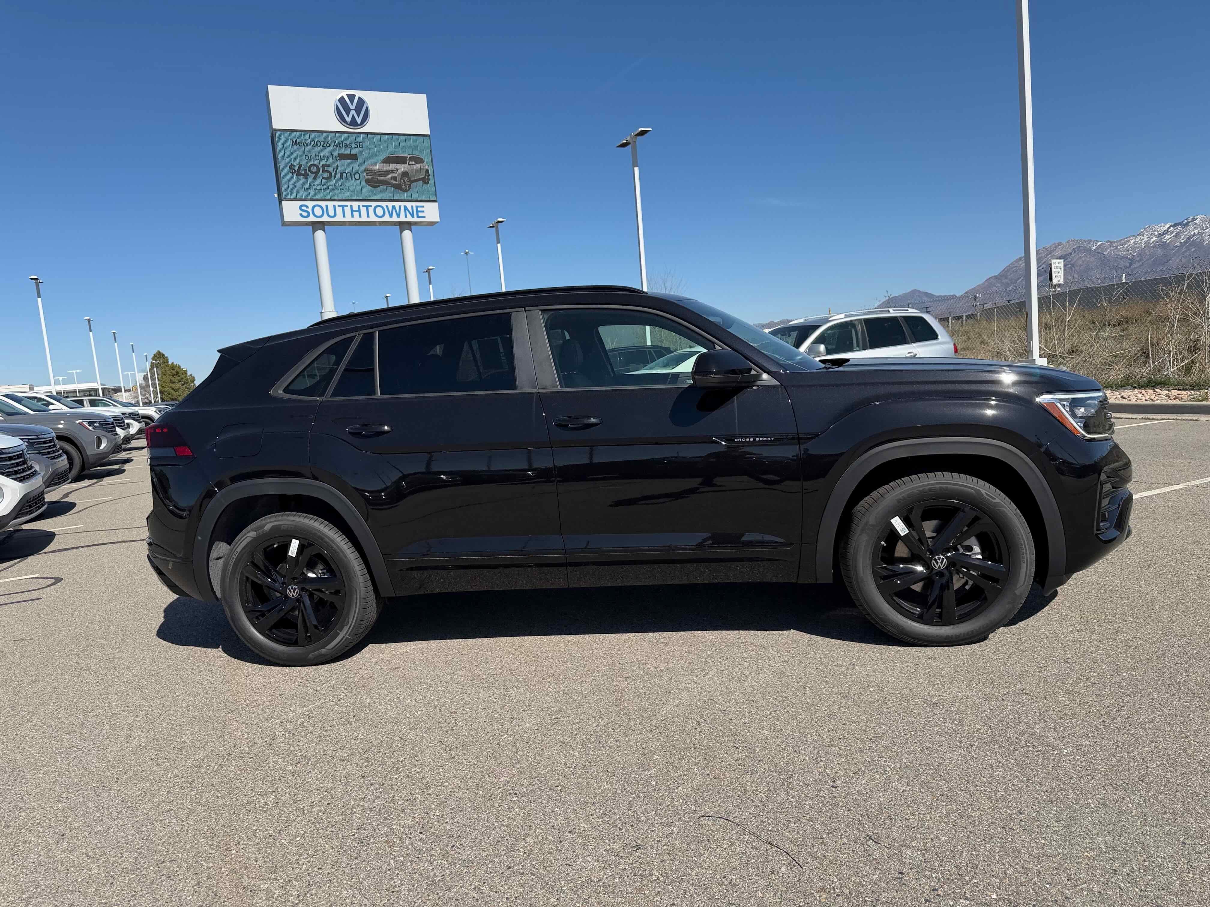 2026 Volkswagen Atlas Cross Sport 2.0T SEL R-Line Black