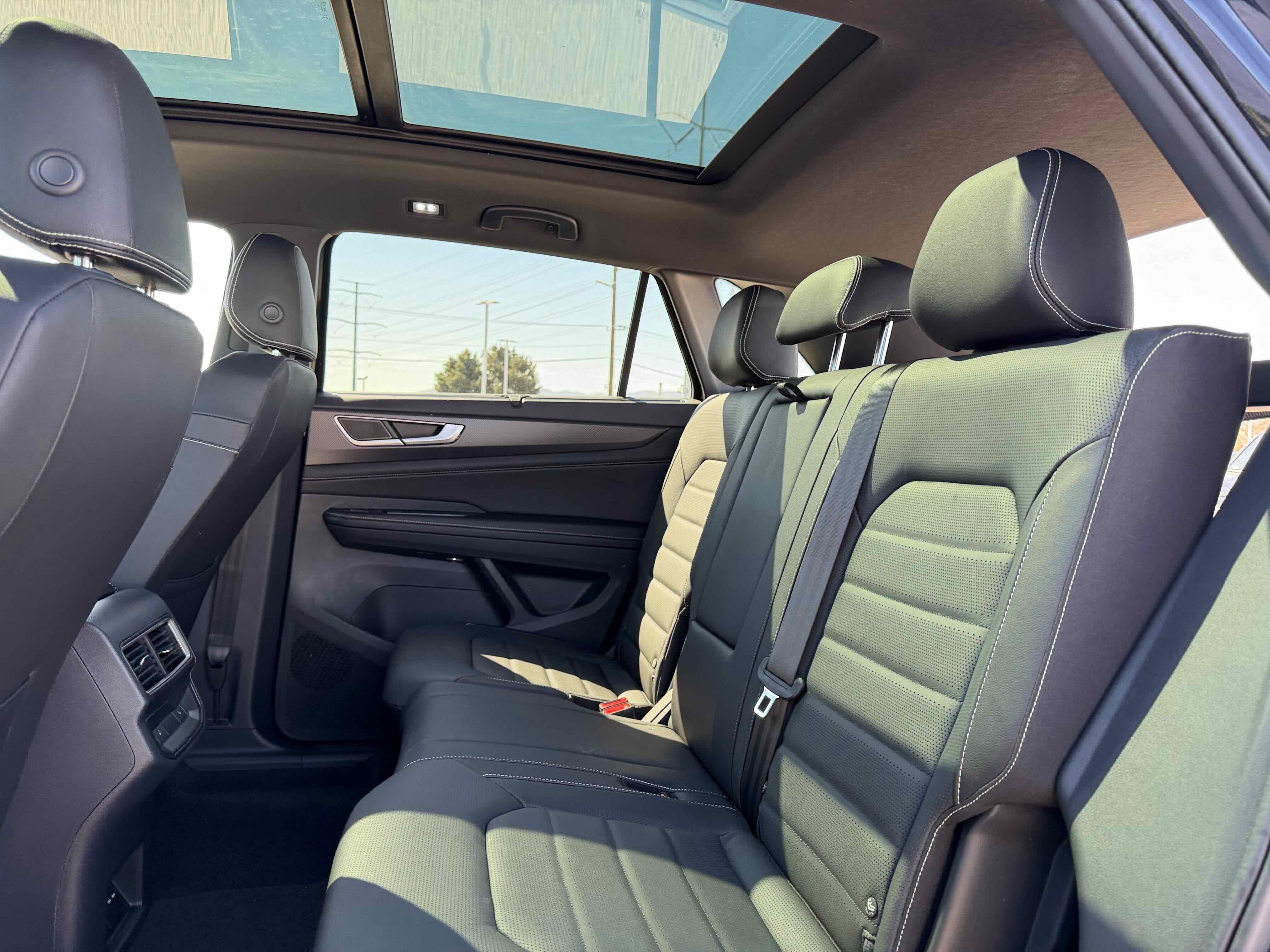 2026 Volkswagen Atlas Cross Sport 2.0T SEL R-Line Black