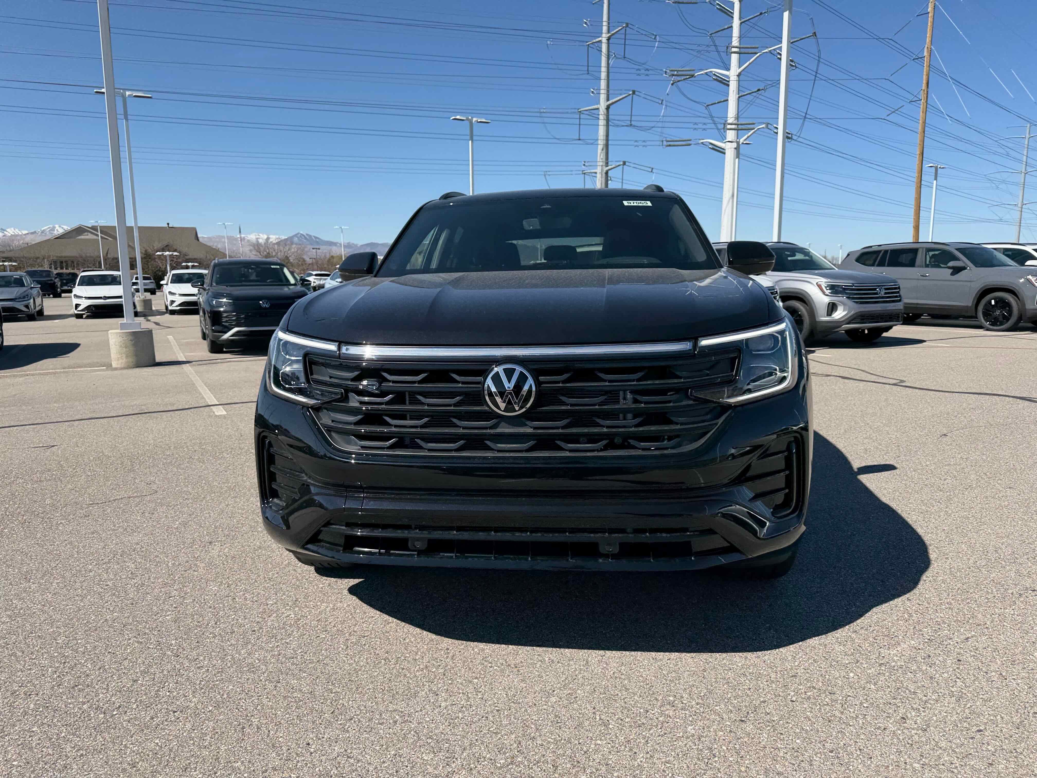 2026 Volkswagen Atlas Cross Sport 2.0T SEL R-Line Black