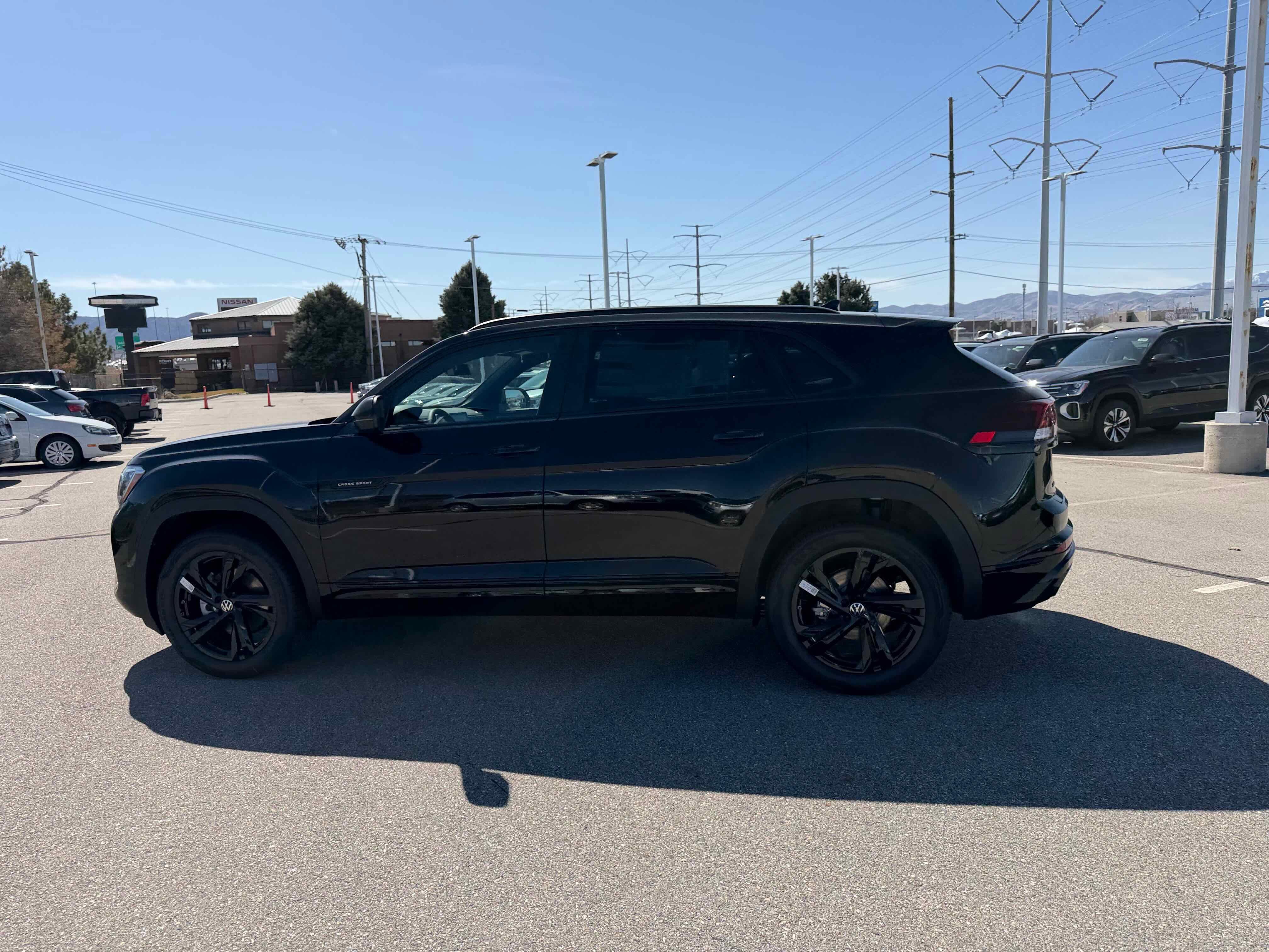 2026 Volkswagen Atlas Cross Sport 2.0T SEL R-Line Black
