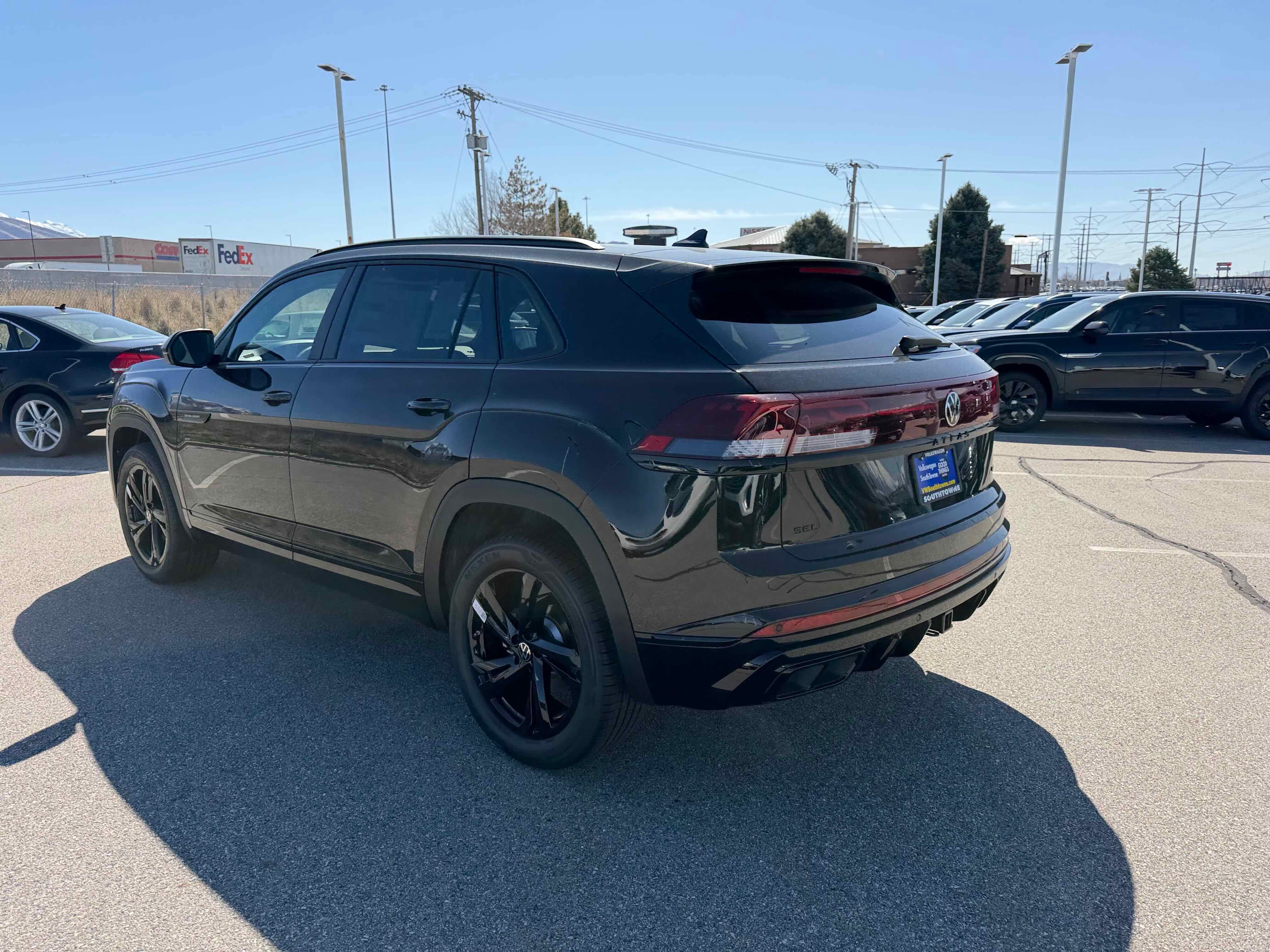 2026 Volkswagen Atlas Cross Sport 2.0T SEL R-Line Black