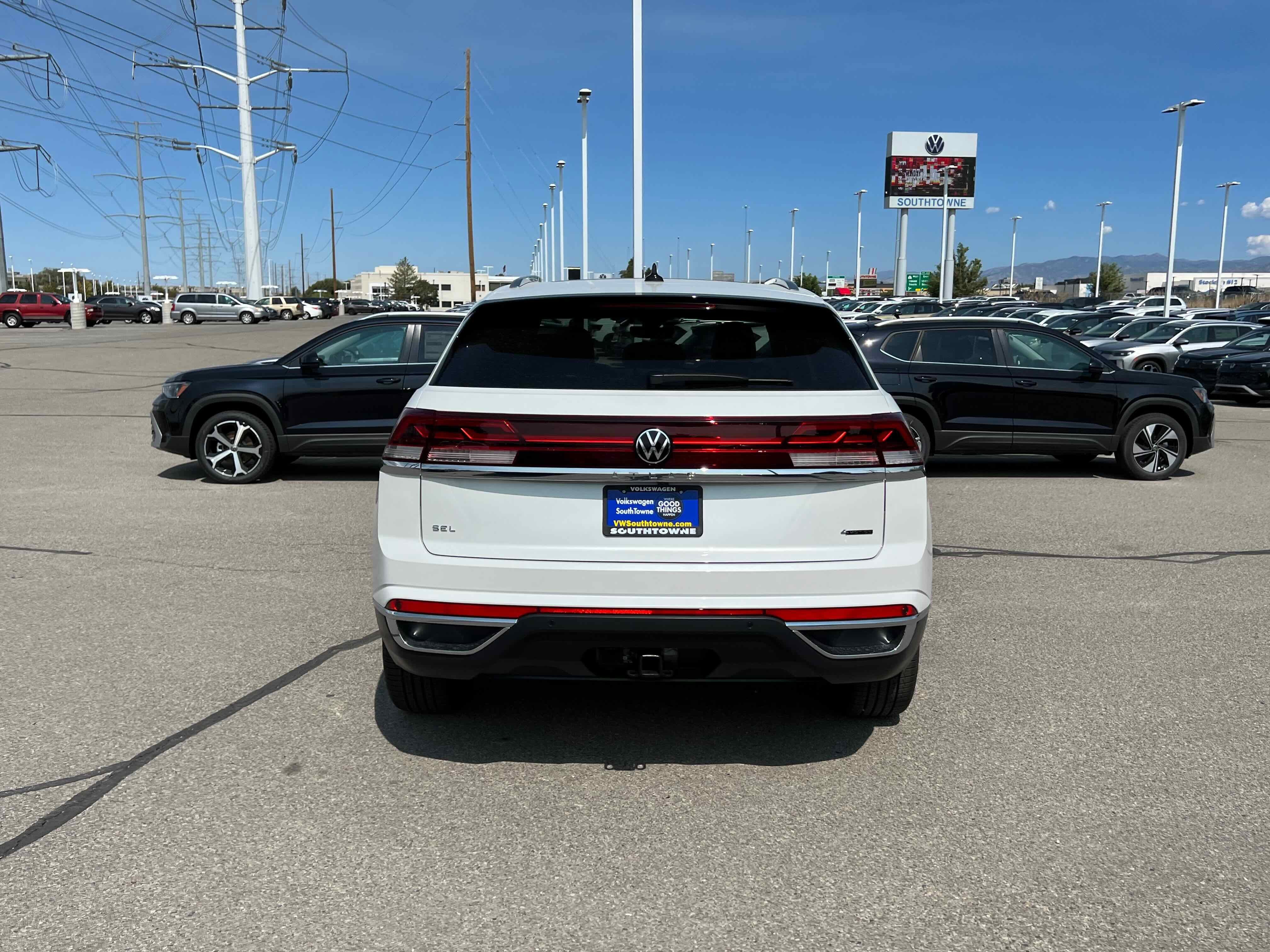 2026 Volkswagen Atlas Cross Sport 2.0T SEL