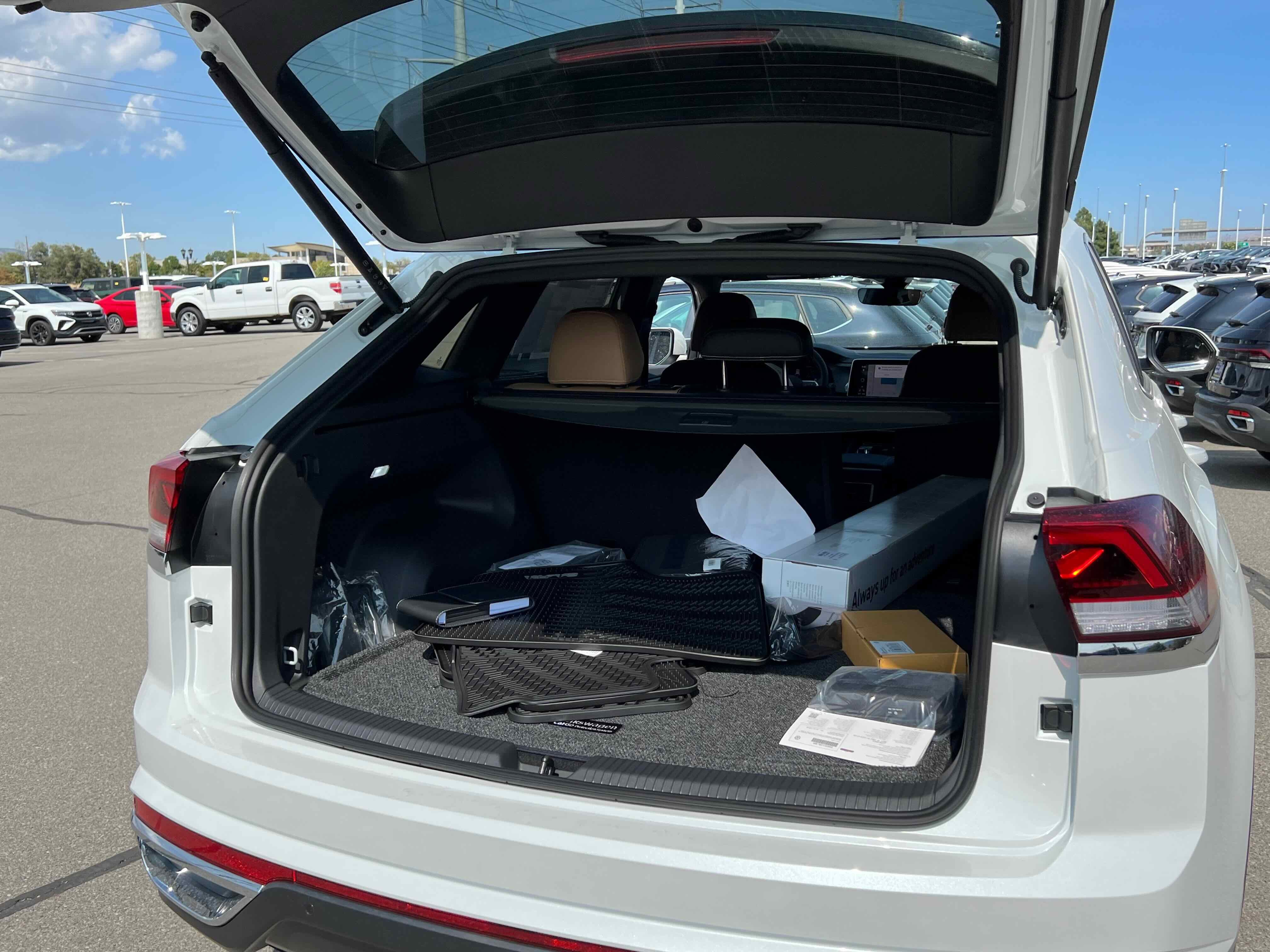 2026 Volkswagen Atlas Cross Sport 2.0T SEL