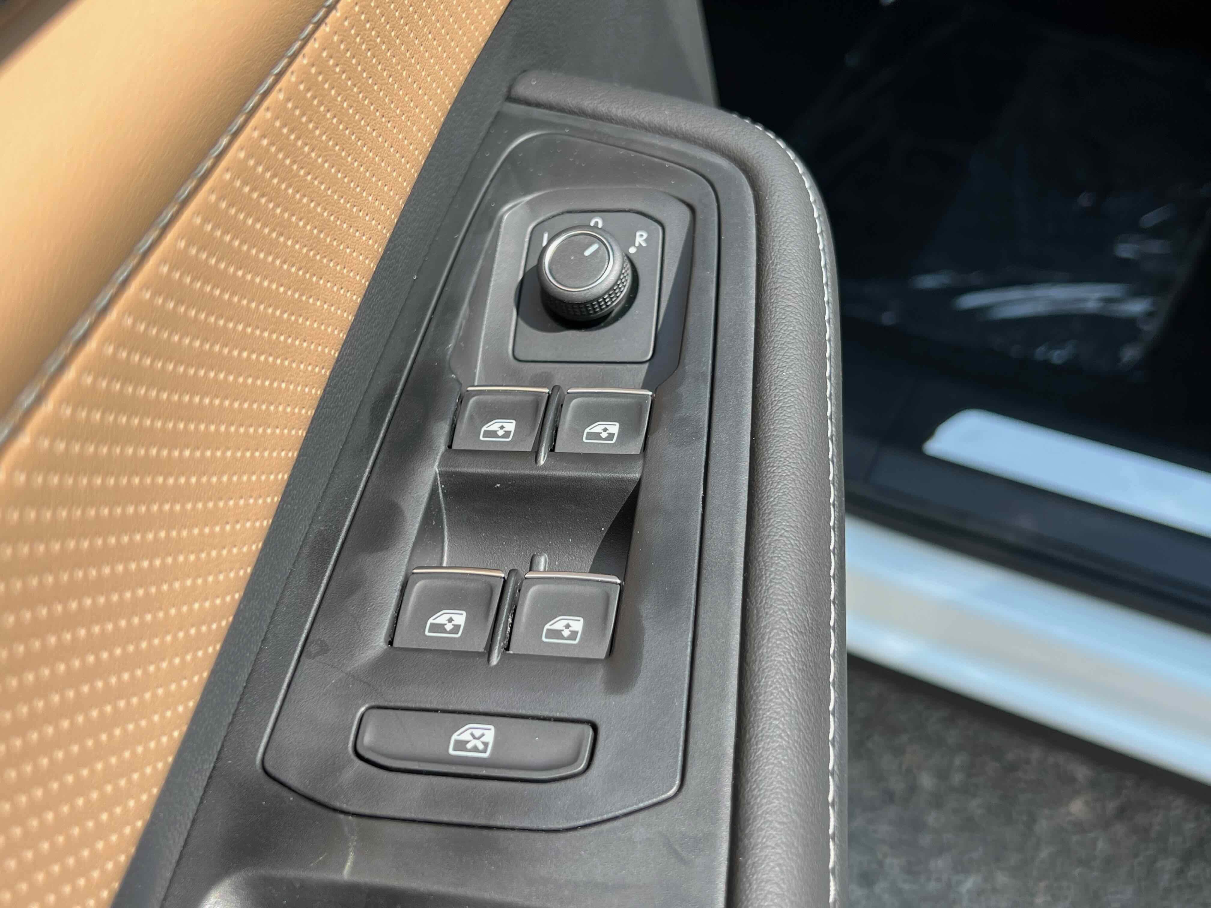 2026 Volkswagen Atlas Cross Sport 2.0T SEL