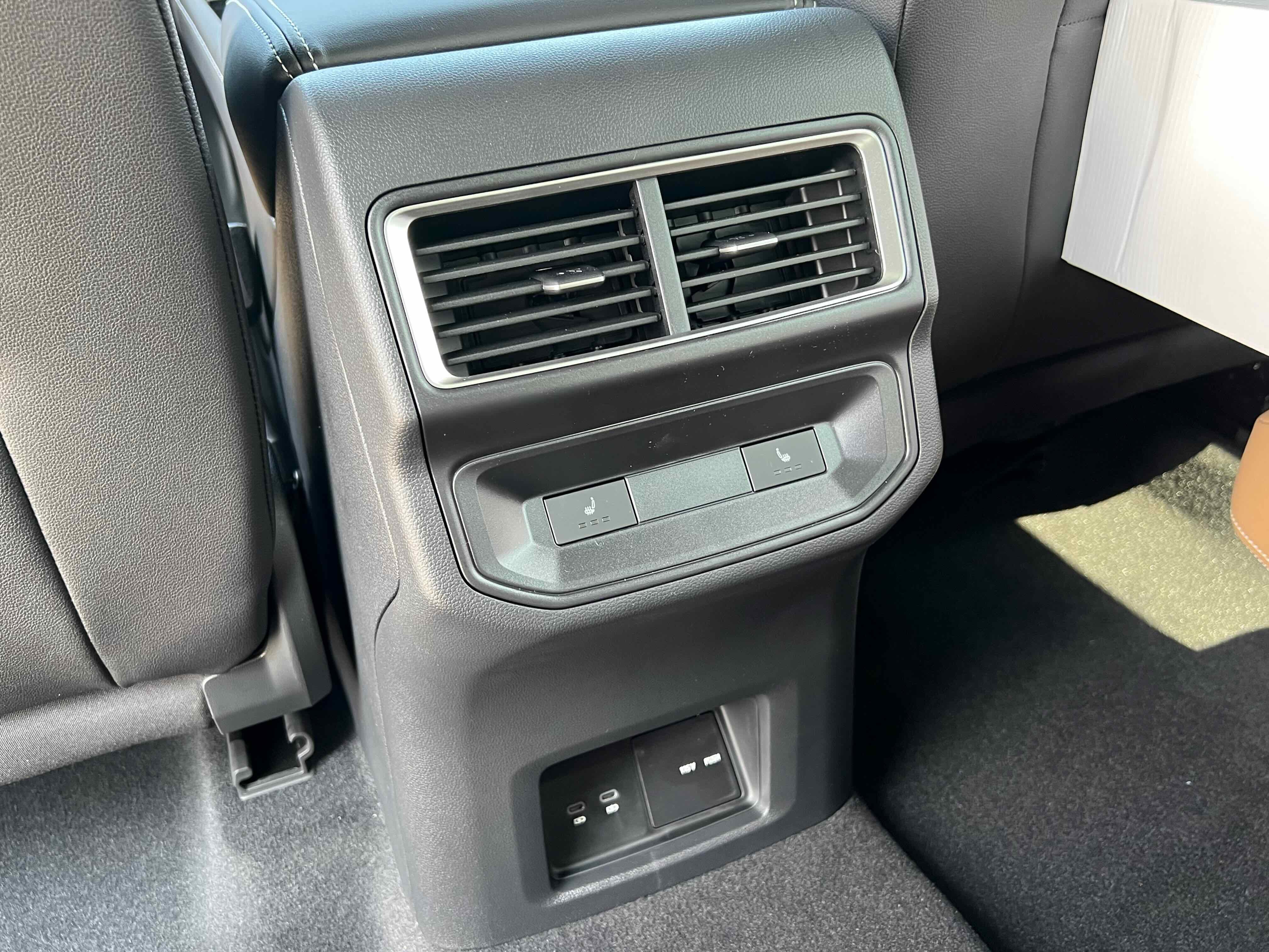 2026 Volkswagen Atlas Cross Sport 2.0T SEL