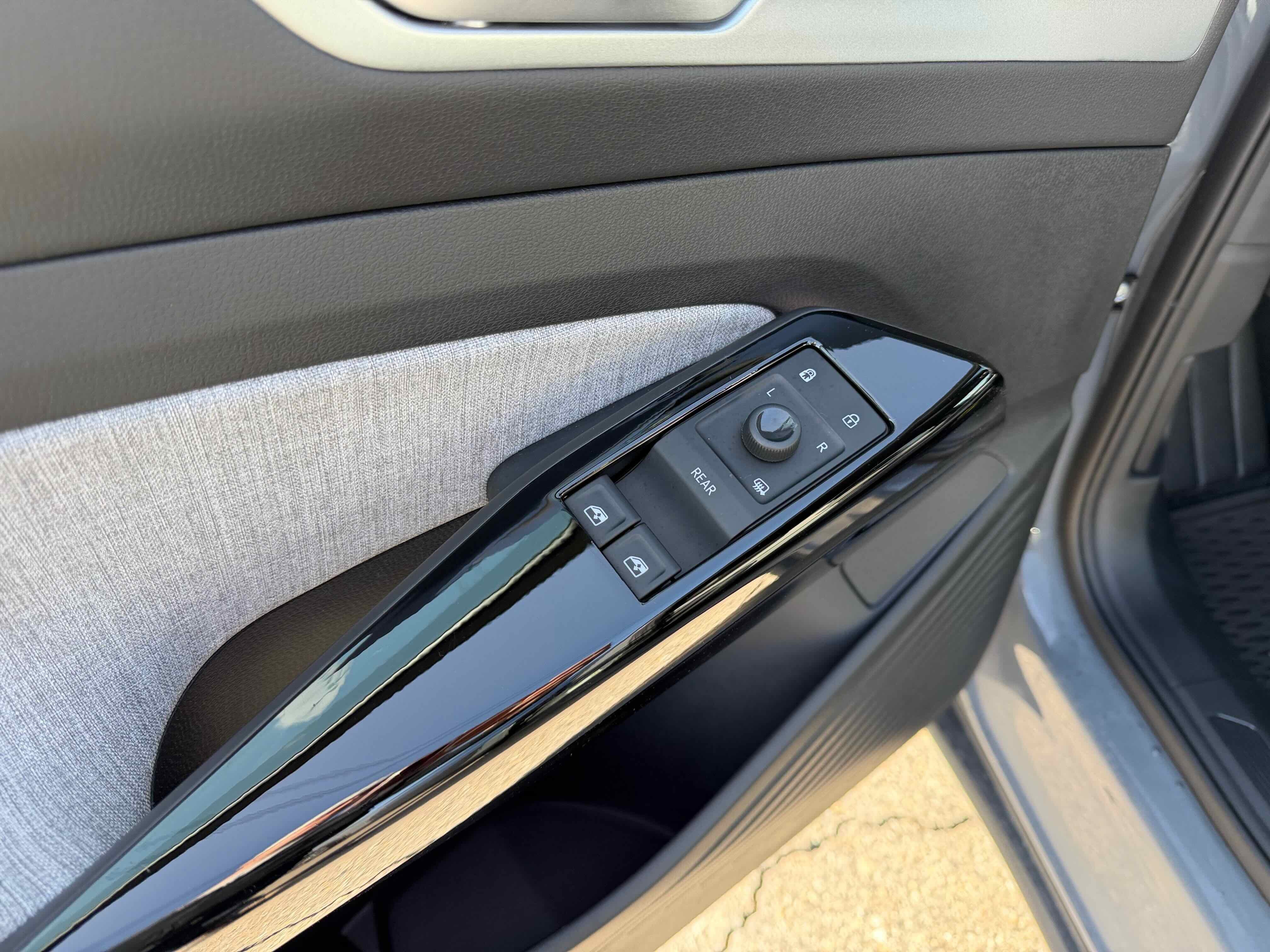 2025 Volkswagen ID.4 Limited