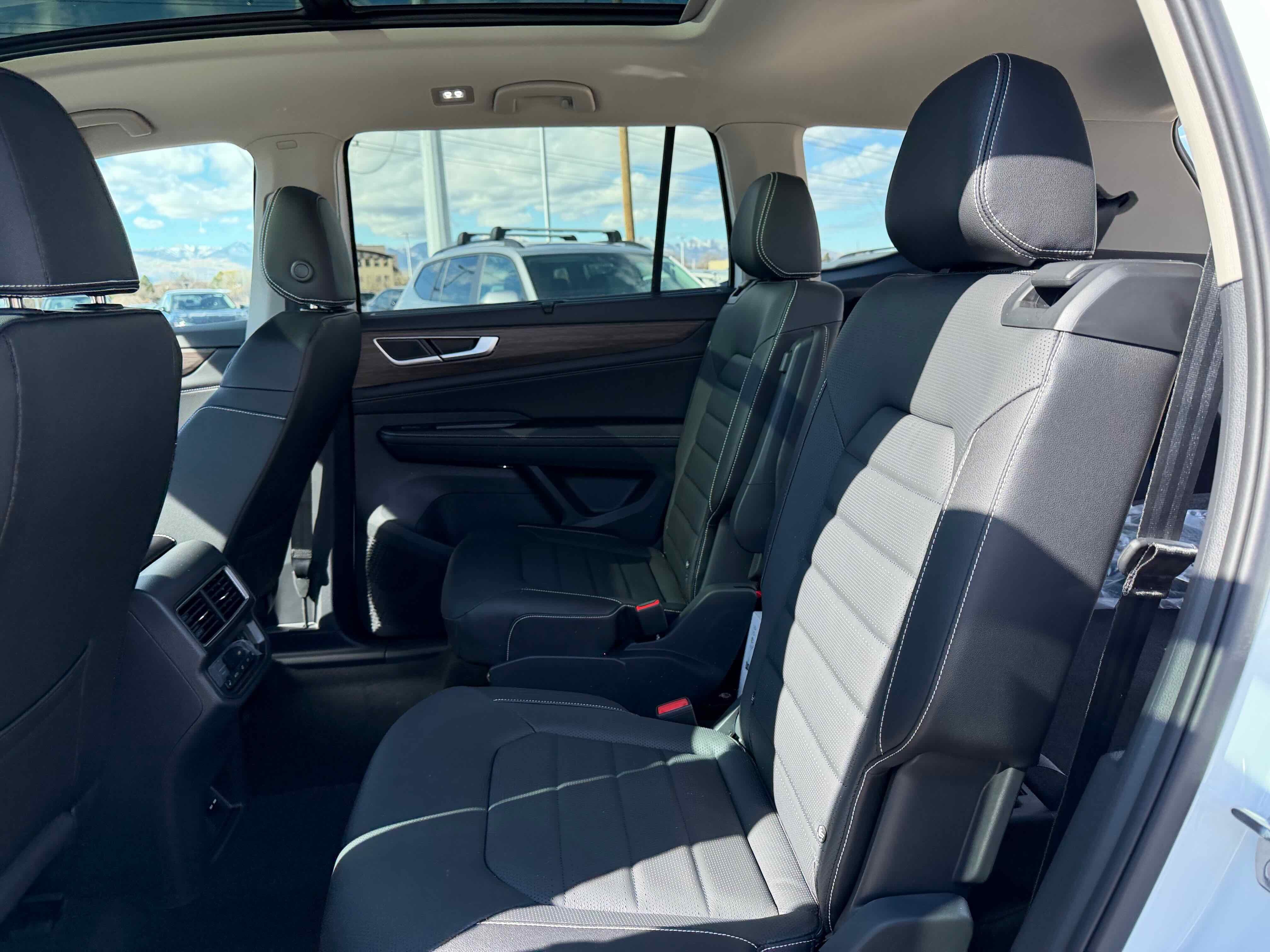 2026 Volkswagen Atlas 2.0T SEL