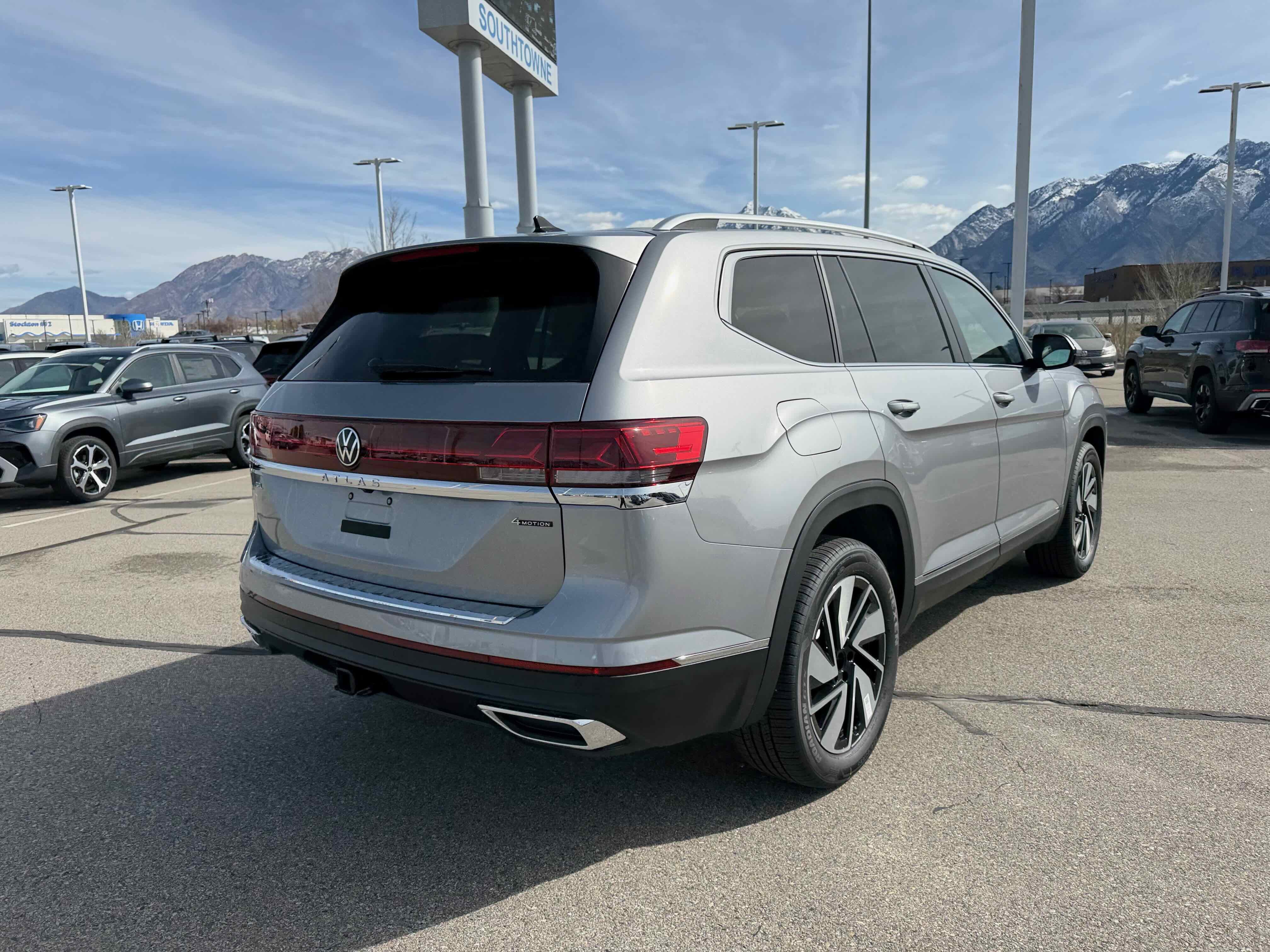2026 Volkswagen Atlas 2.0T SEL