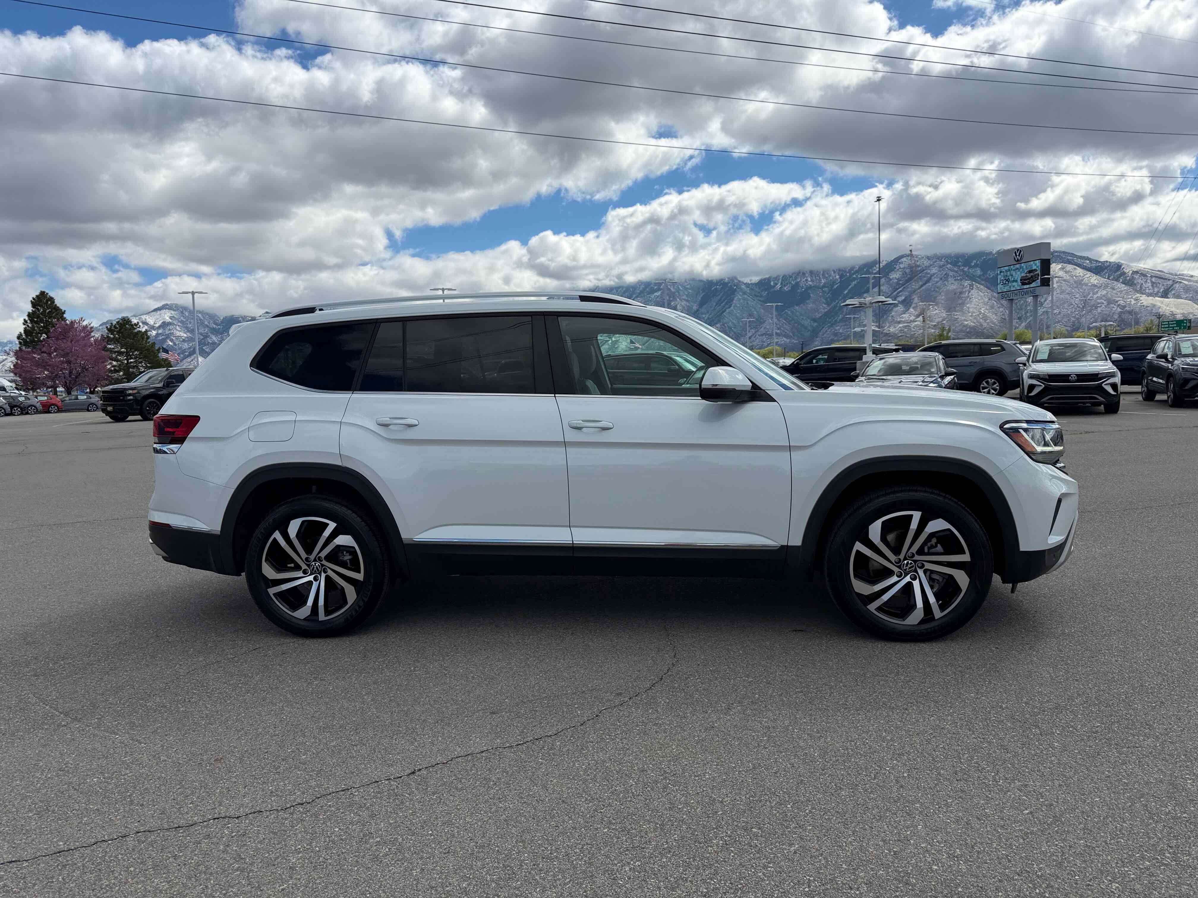 2023 Volkswagen Atlas 2.0T SEL