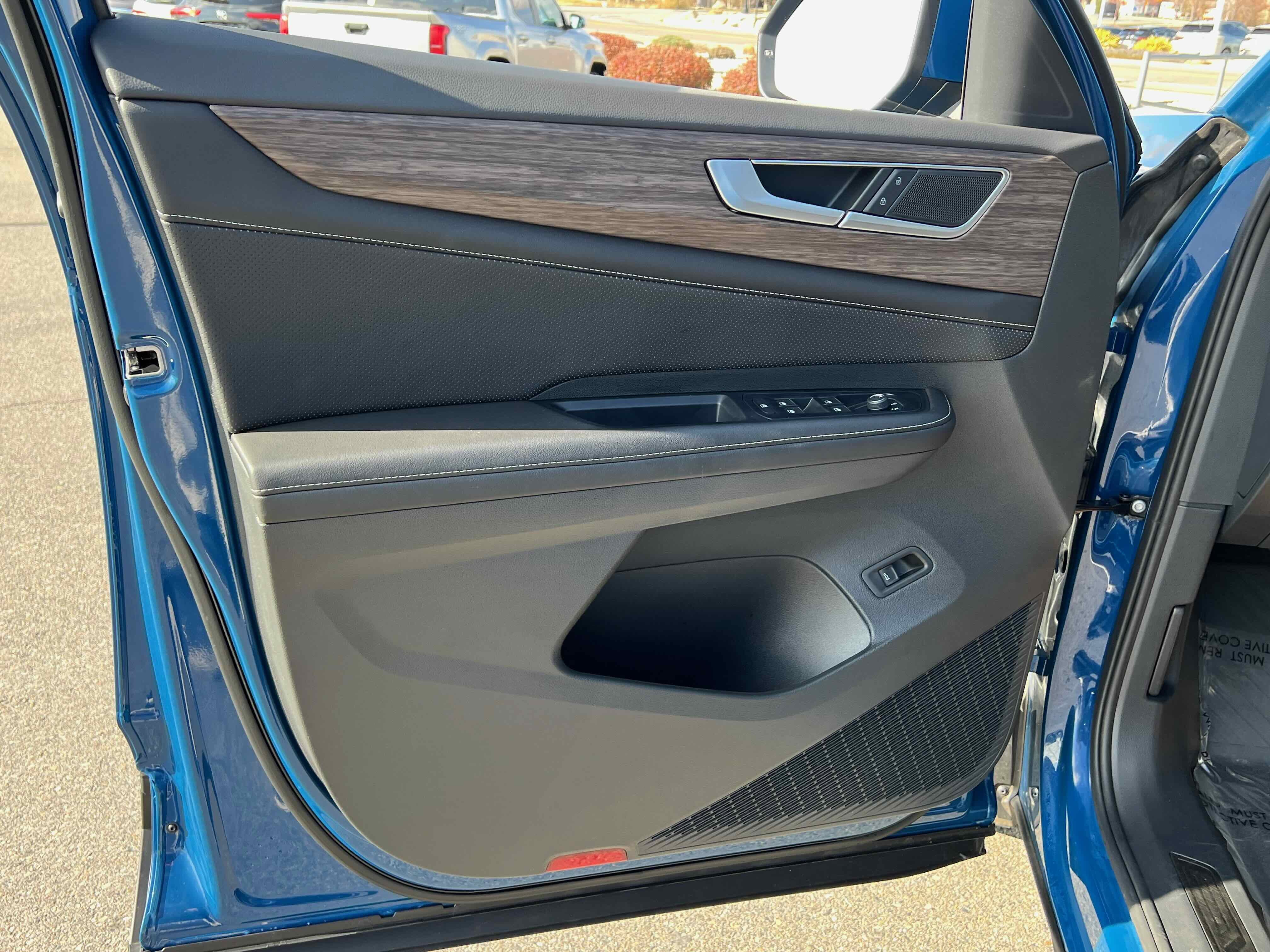 2025 Volkswagen Atlas 2.0T SEL