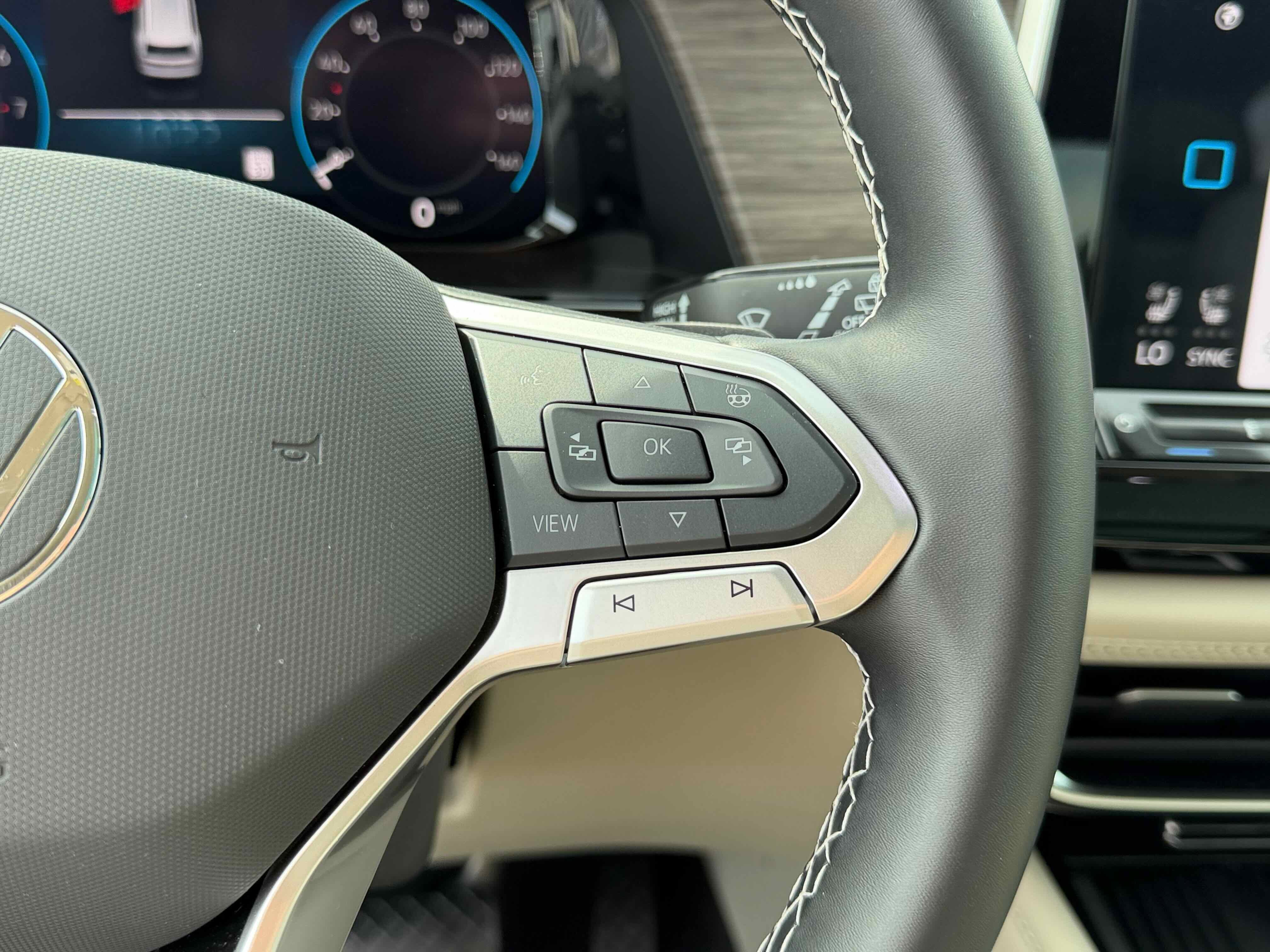 2025 Volkswagen Atlas 2.0T SEL
