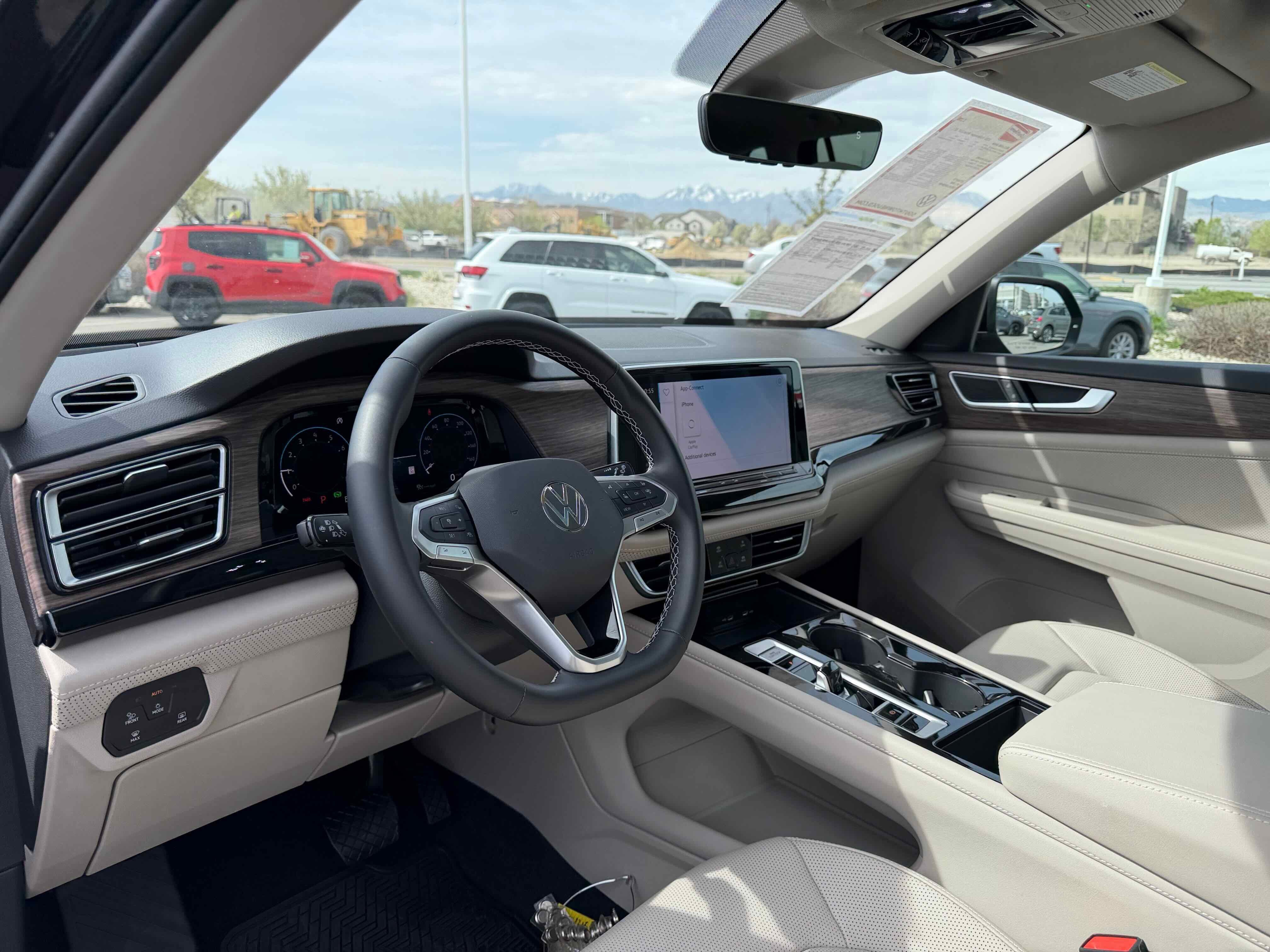 2025 Volkswagen Atlas 2.0T SEL