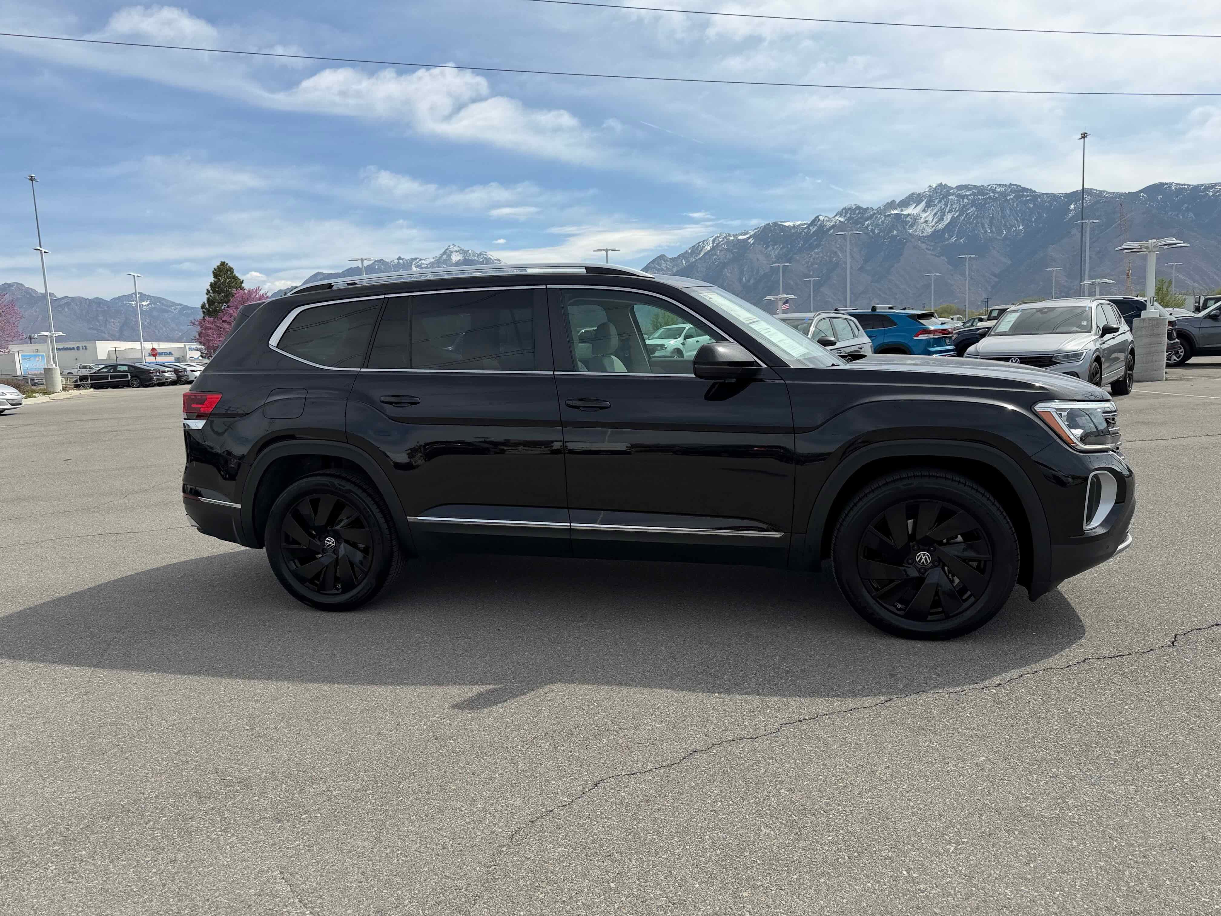 2025 Volkswagen Atlas 2.0T SEL