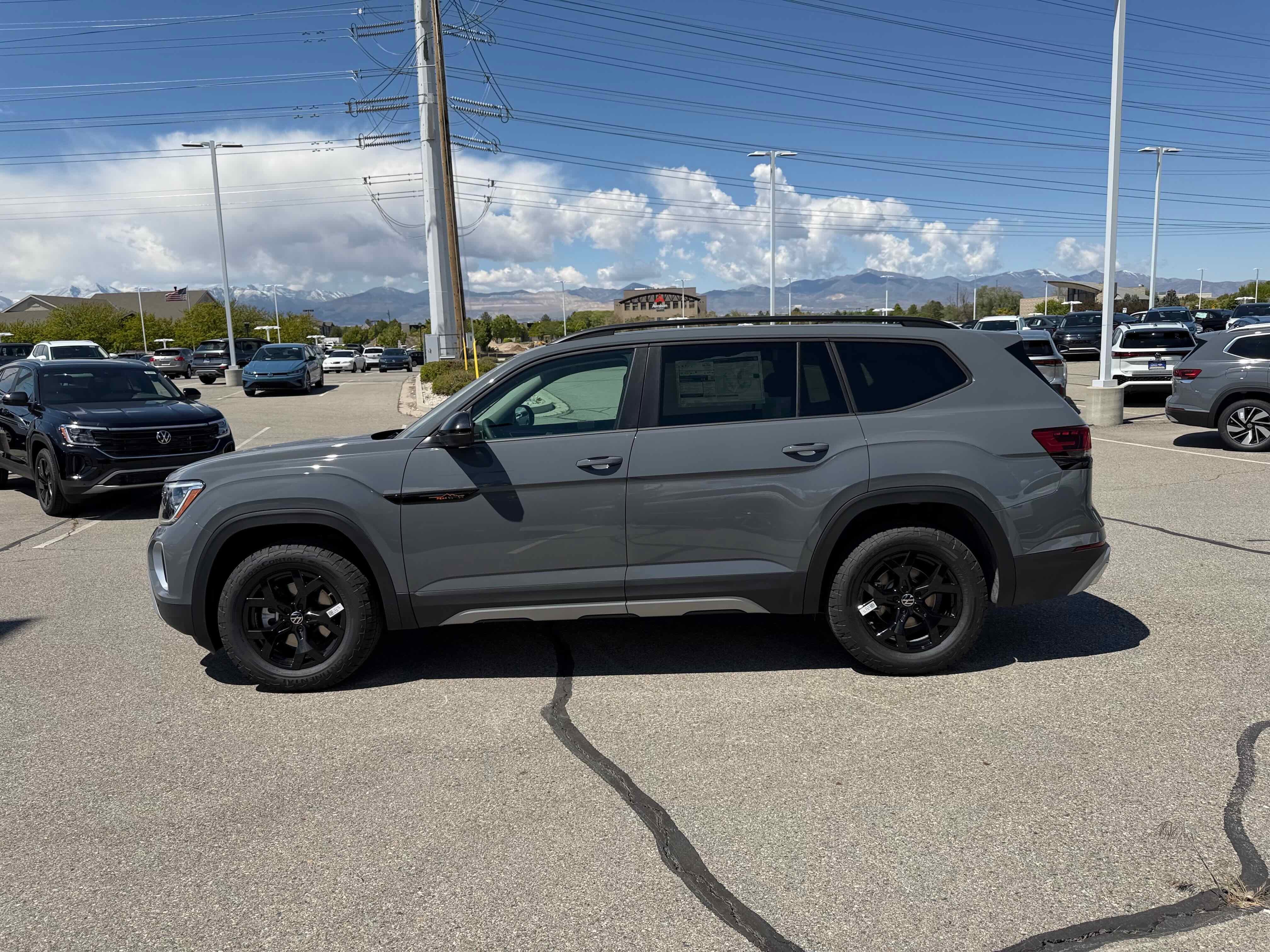 2026 Volkswagen Atlas 2.0T Peak Edition