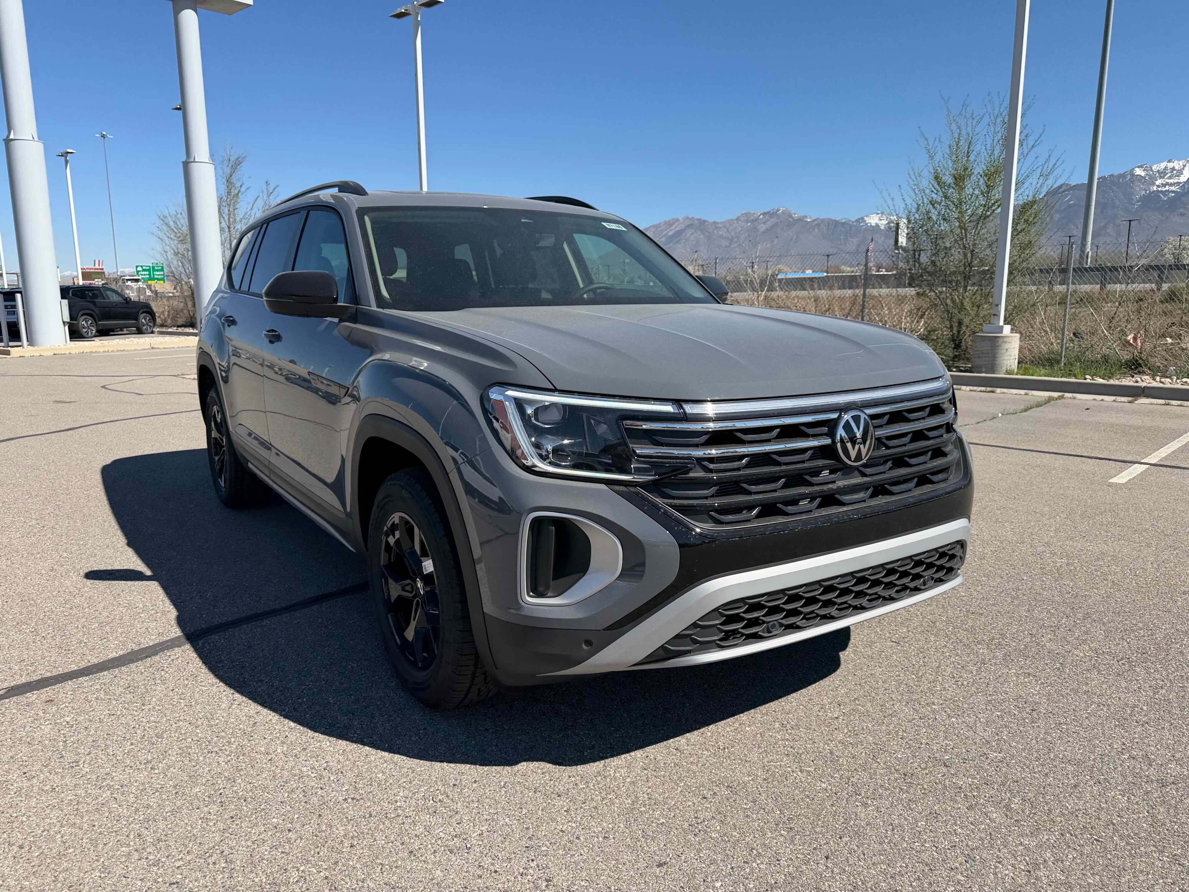 2026 Volkswagen Atlas 2.0T Peak Edition