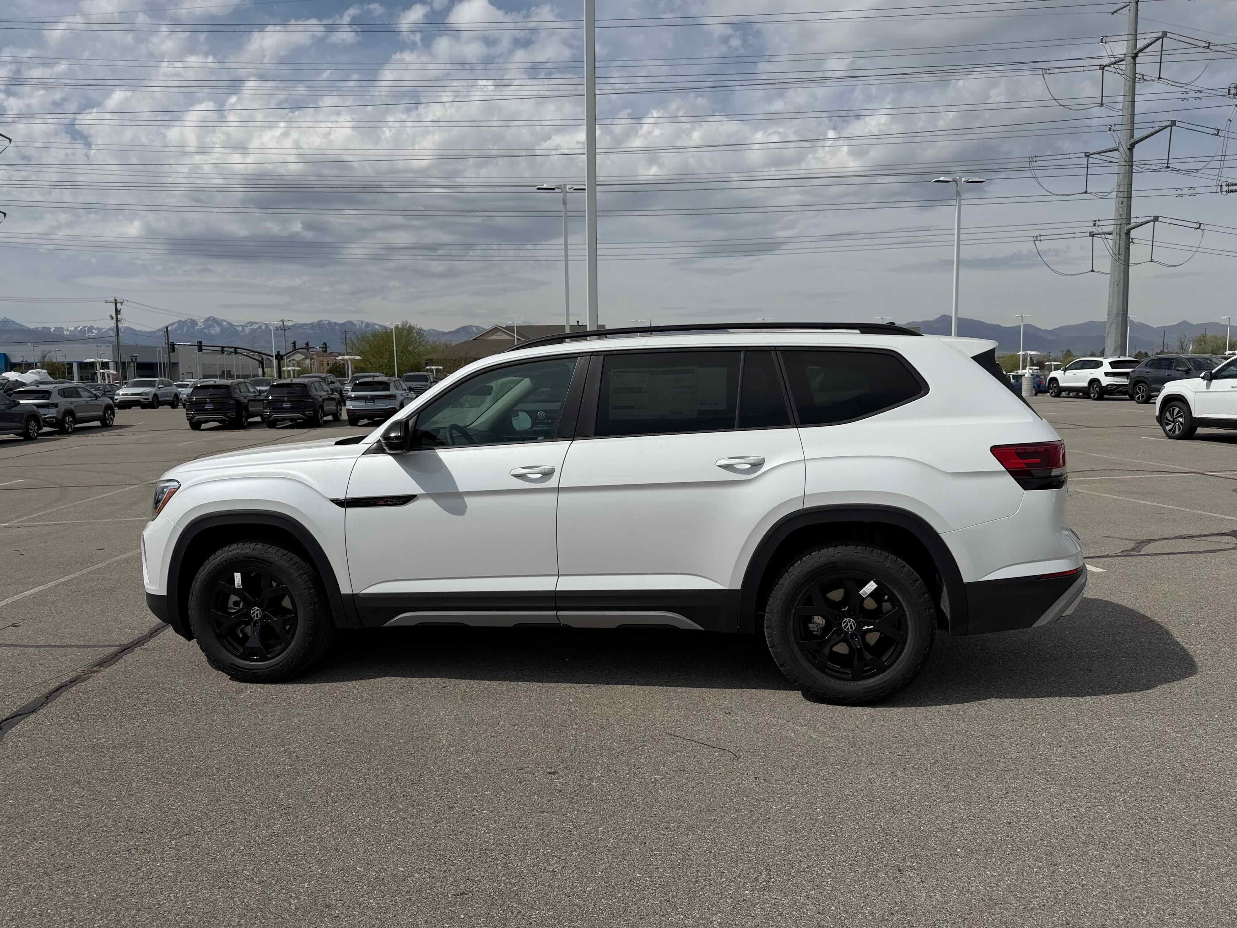 2026 Volkswagen Atlas 2.0T Peak Edition